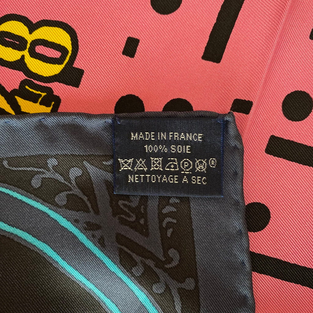 Pristine Boxed Hermès Jeu de Soie Silk Scarf Rare