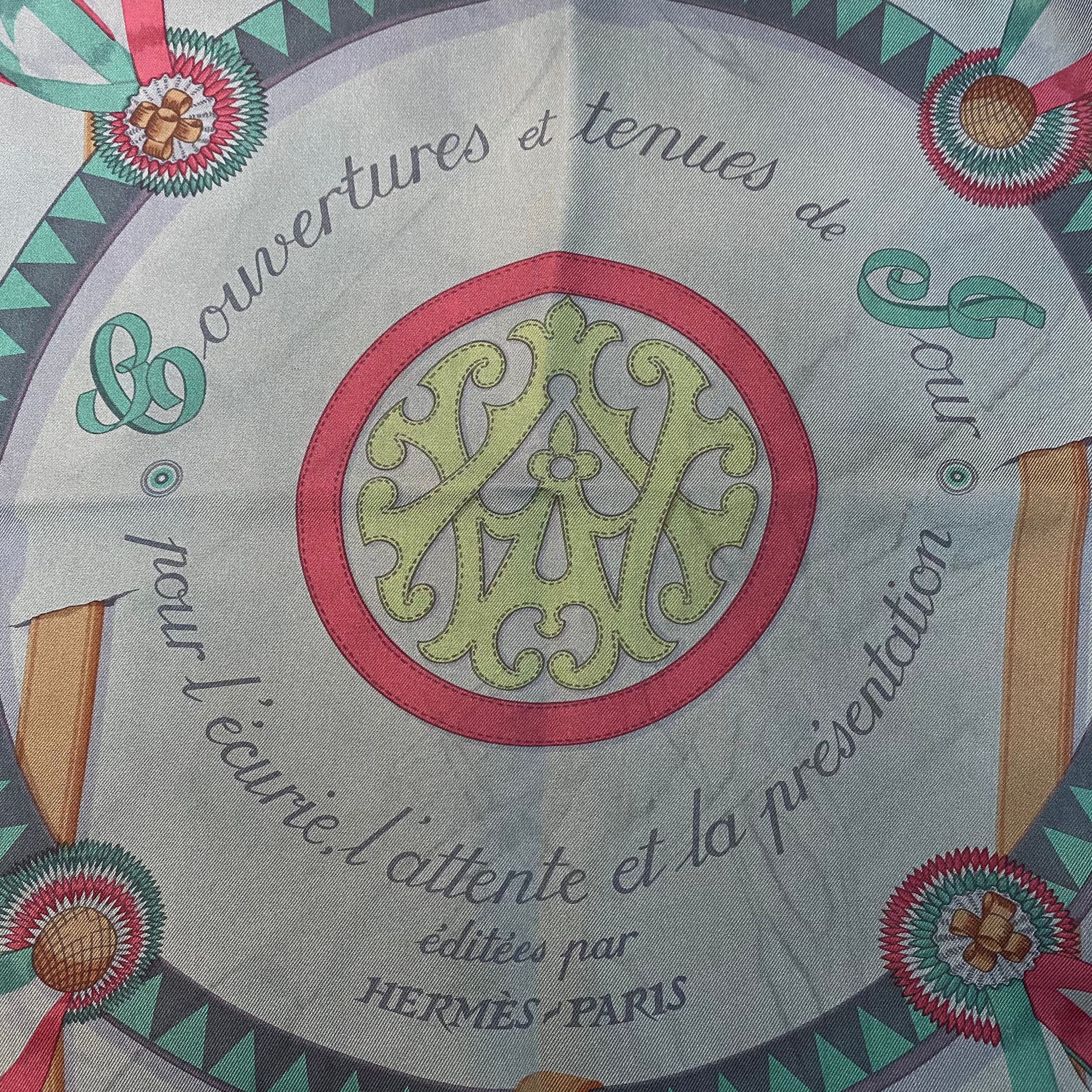 Hermès Couvertures et Tenues de Jour Silk Scarf