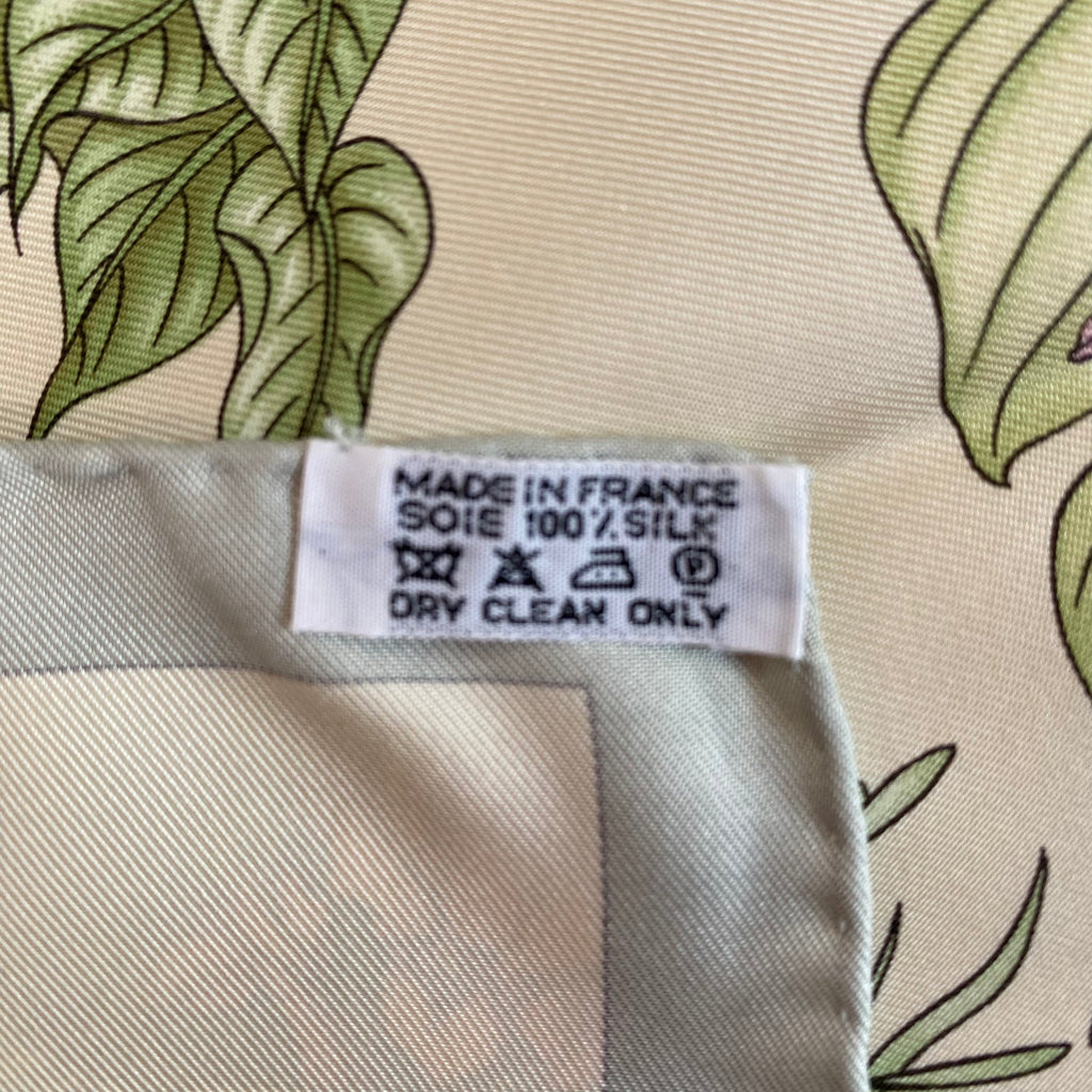 Pristine Hermès Pythagore Silk Scarf