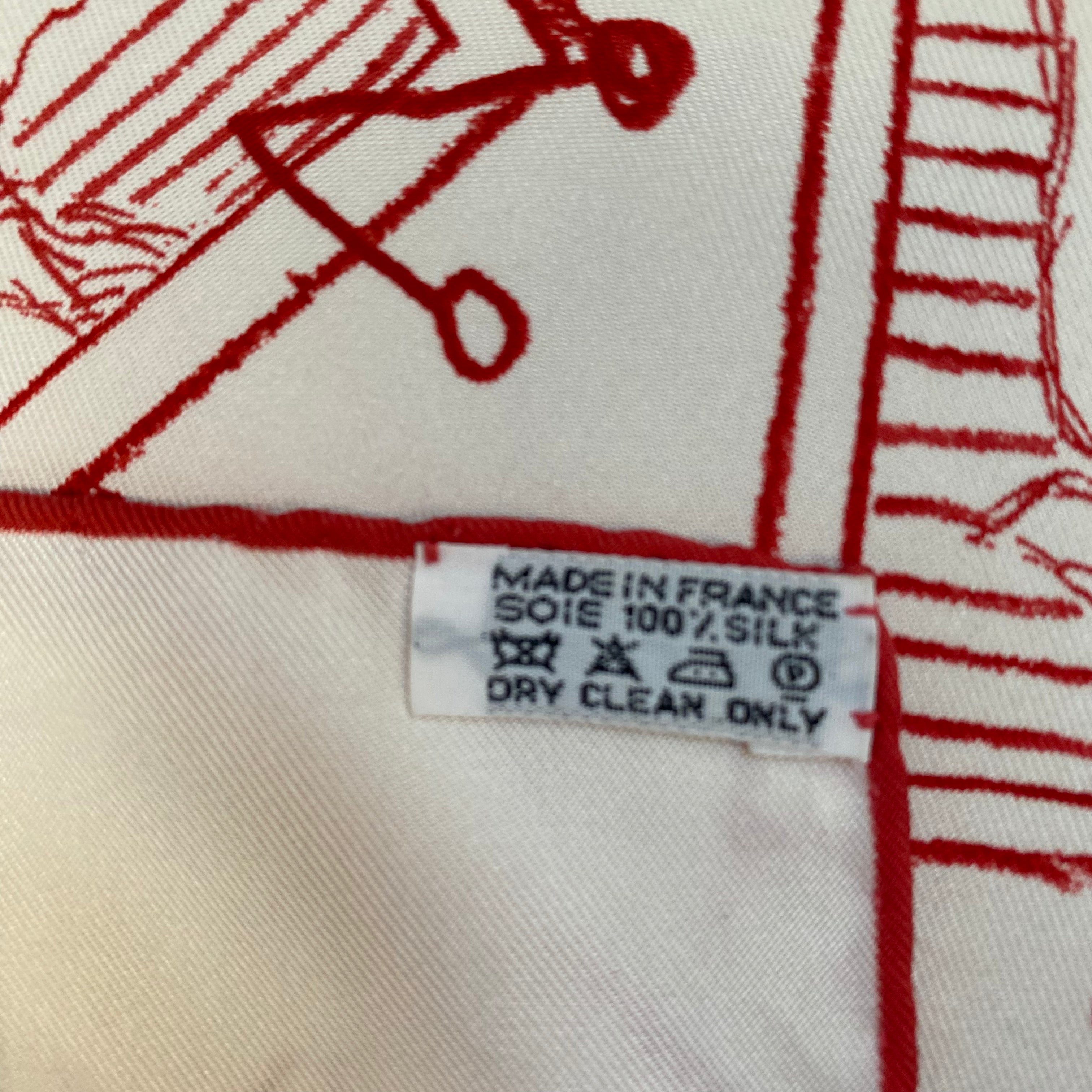 Hermès 70 Instructions su L’art de Nouser et Porter Votre Carre Silk Scarf