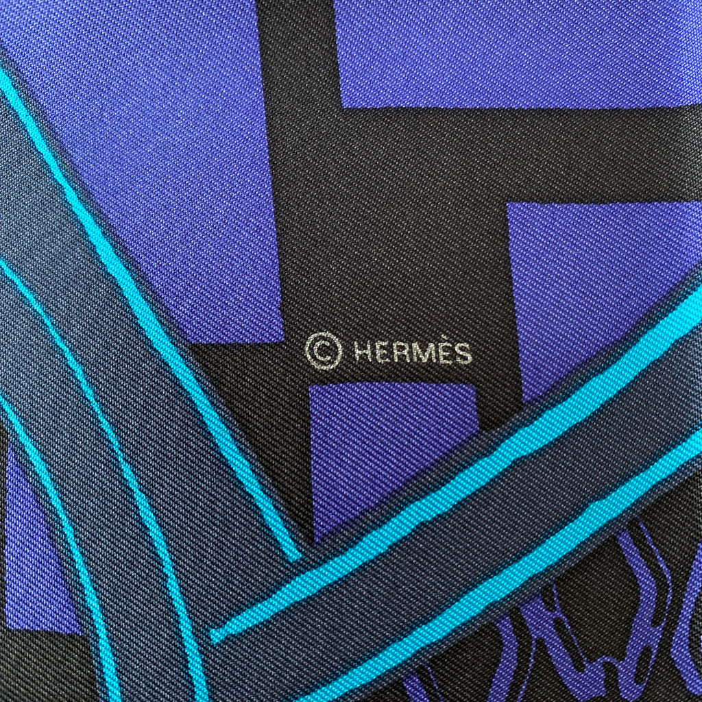 Pristine Boxed Hermès Jeu de Soie Silk Scarf Rare