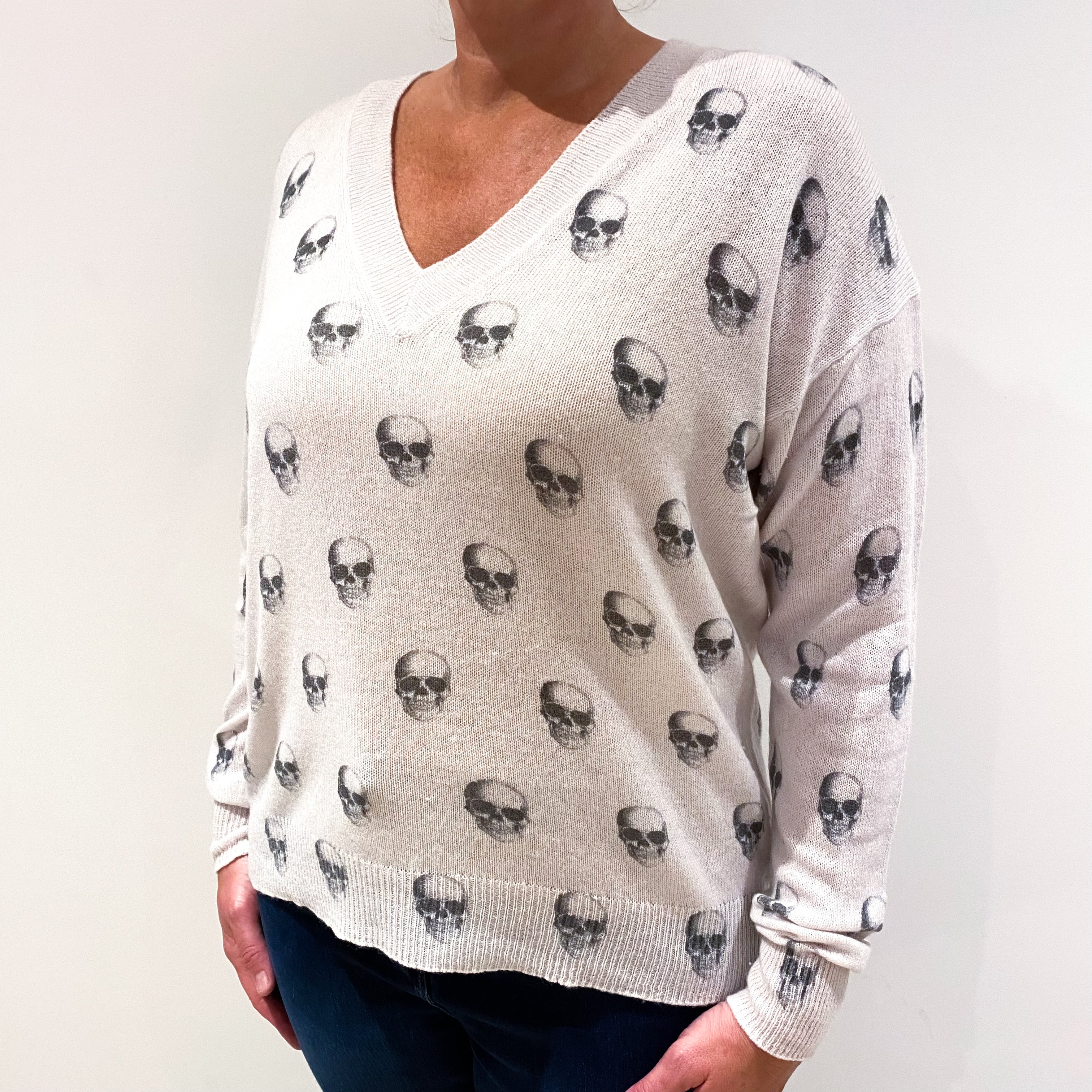 Cream Skull Pattern Slouchy Cashmere V-Neck Jumper Large
