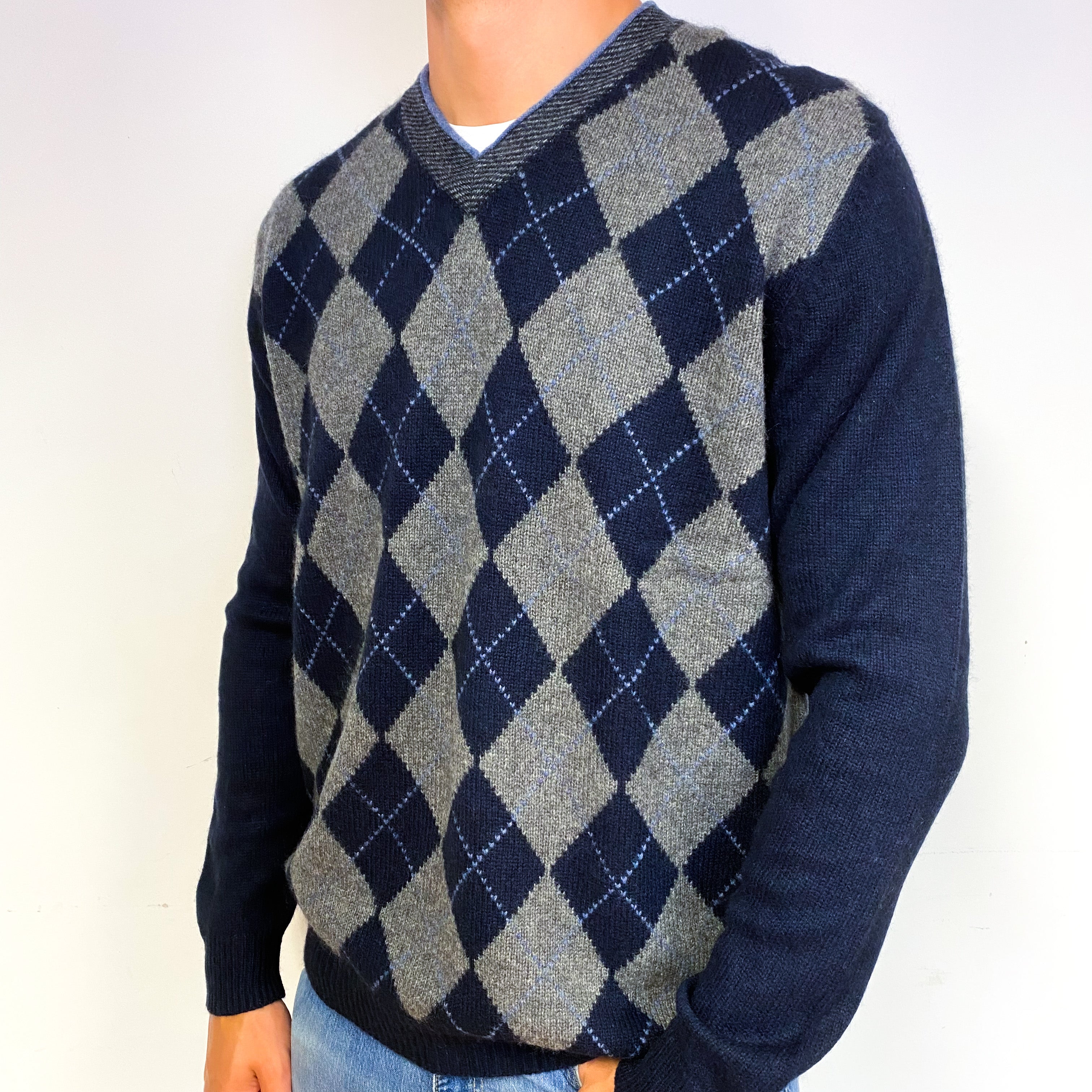 Men's Blue Grey Argyle Cashmere V-Neck Jumper Extra Large
