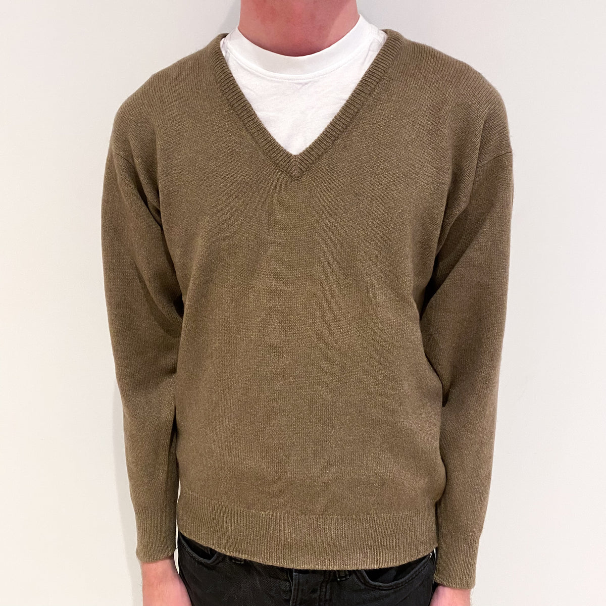 Men's Vintage Scottish Mocha Brown Cashmere V-Neck Jumper Small