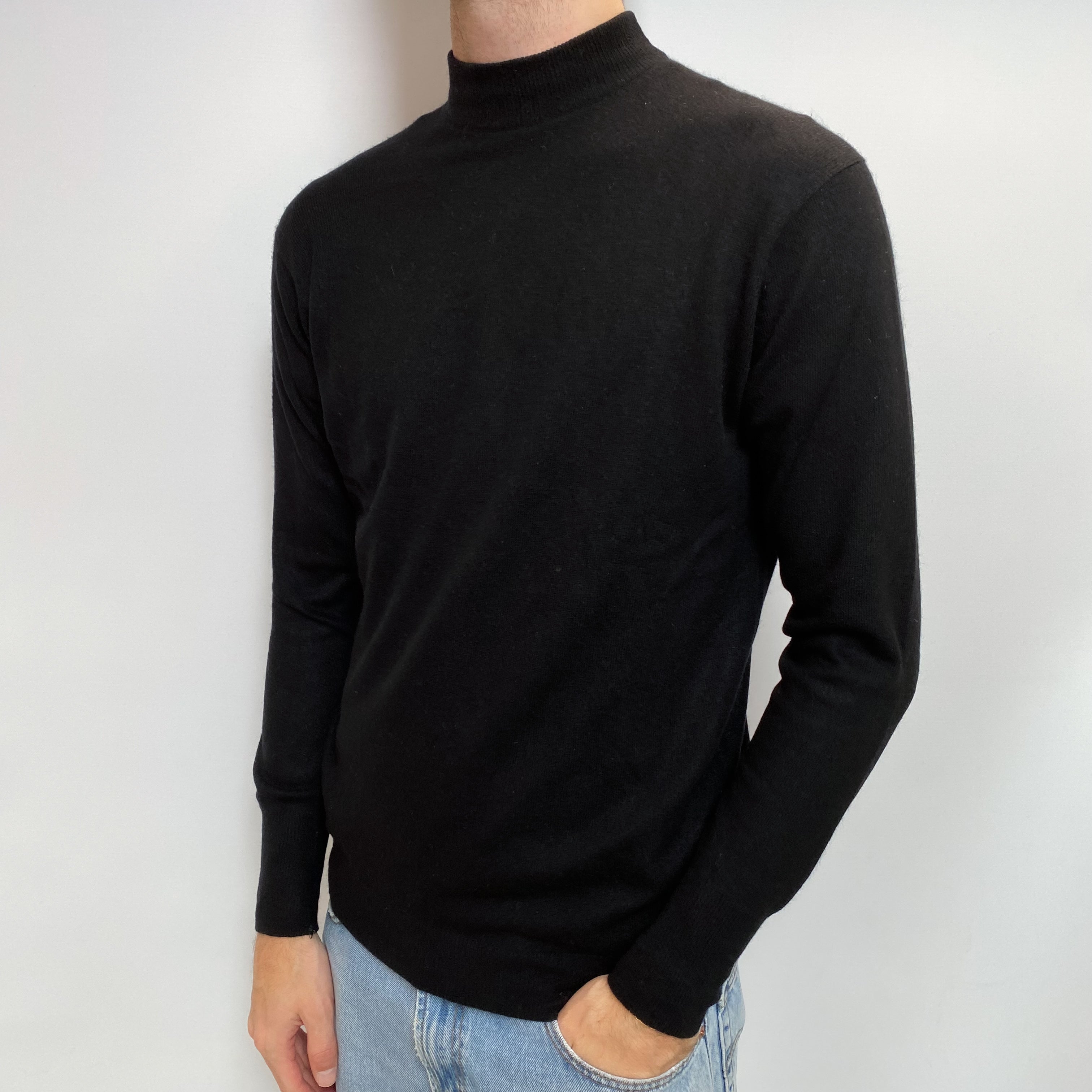 Men's Scottish Black Cashmere Turtle Neck Jumper Large
