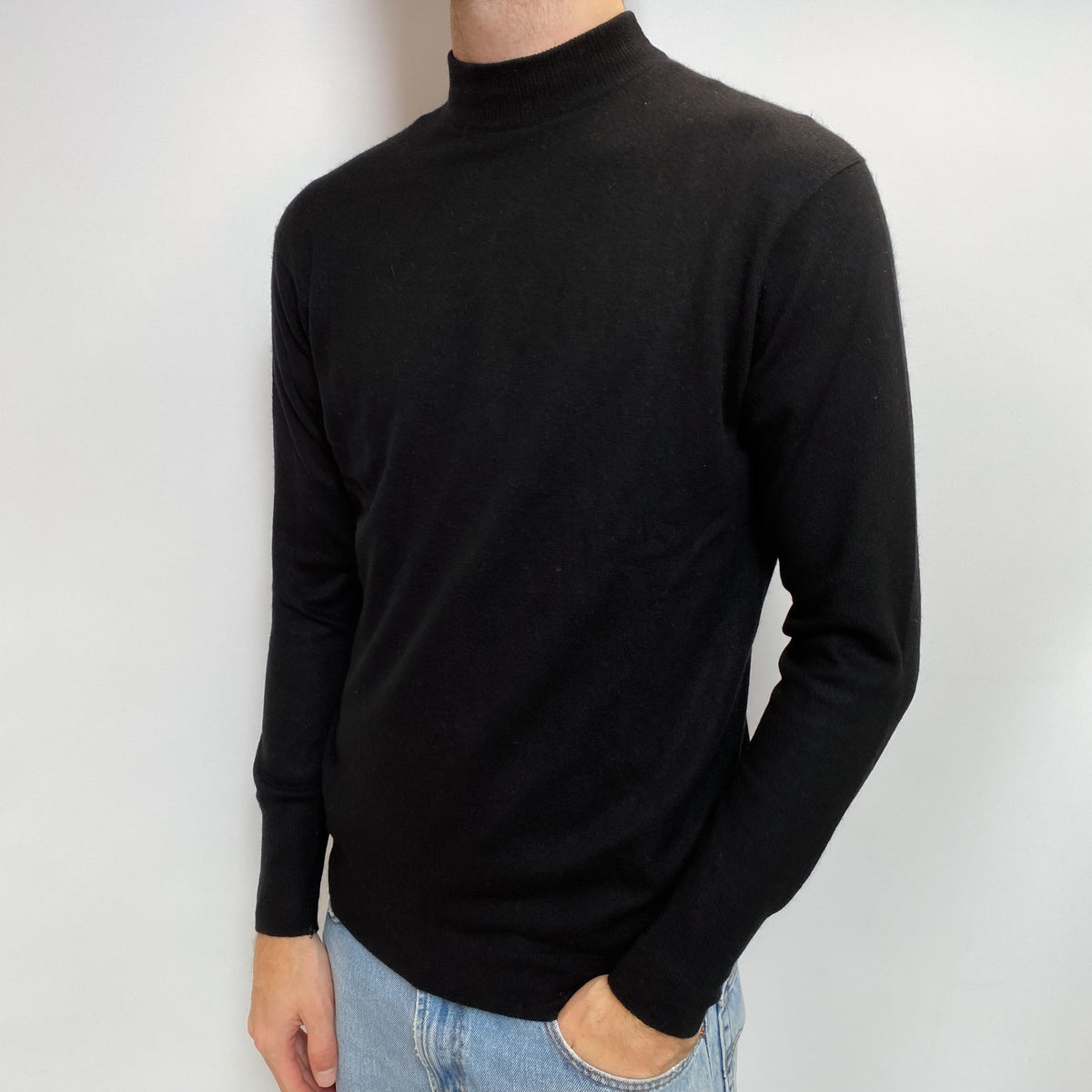 Men's Scottish Black Cashmere Turtle Neck Jumper Large