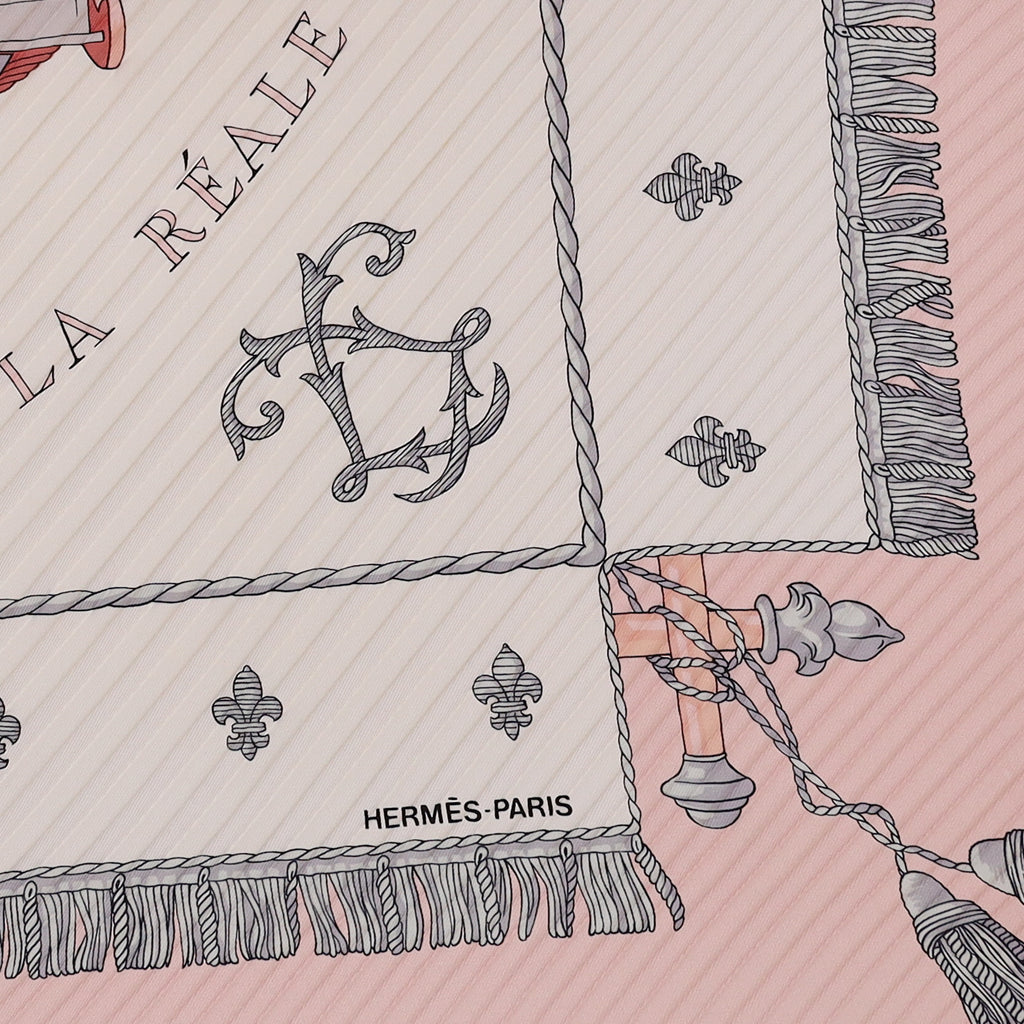 Pristine Boxed Hermès Vue Du Carrosse De La Galère La Réale Silk Plisse Scarf