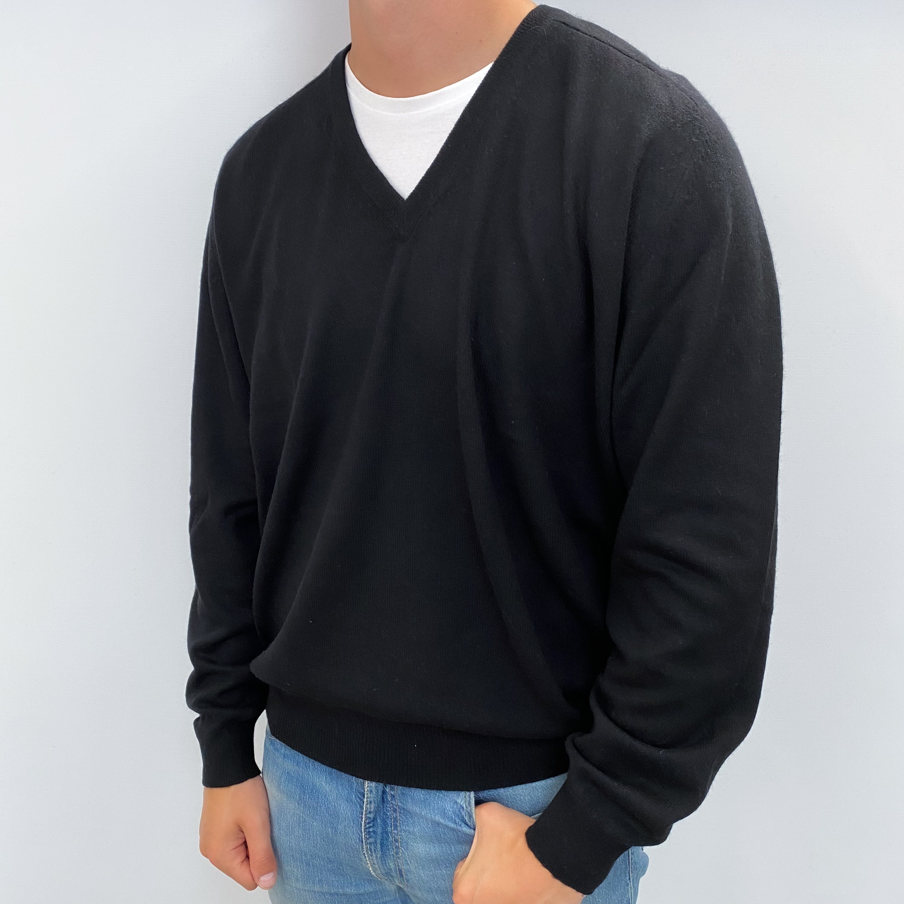 Men's Black Cashmere V Neck Jumper XXL