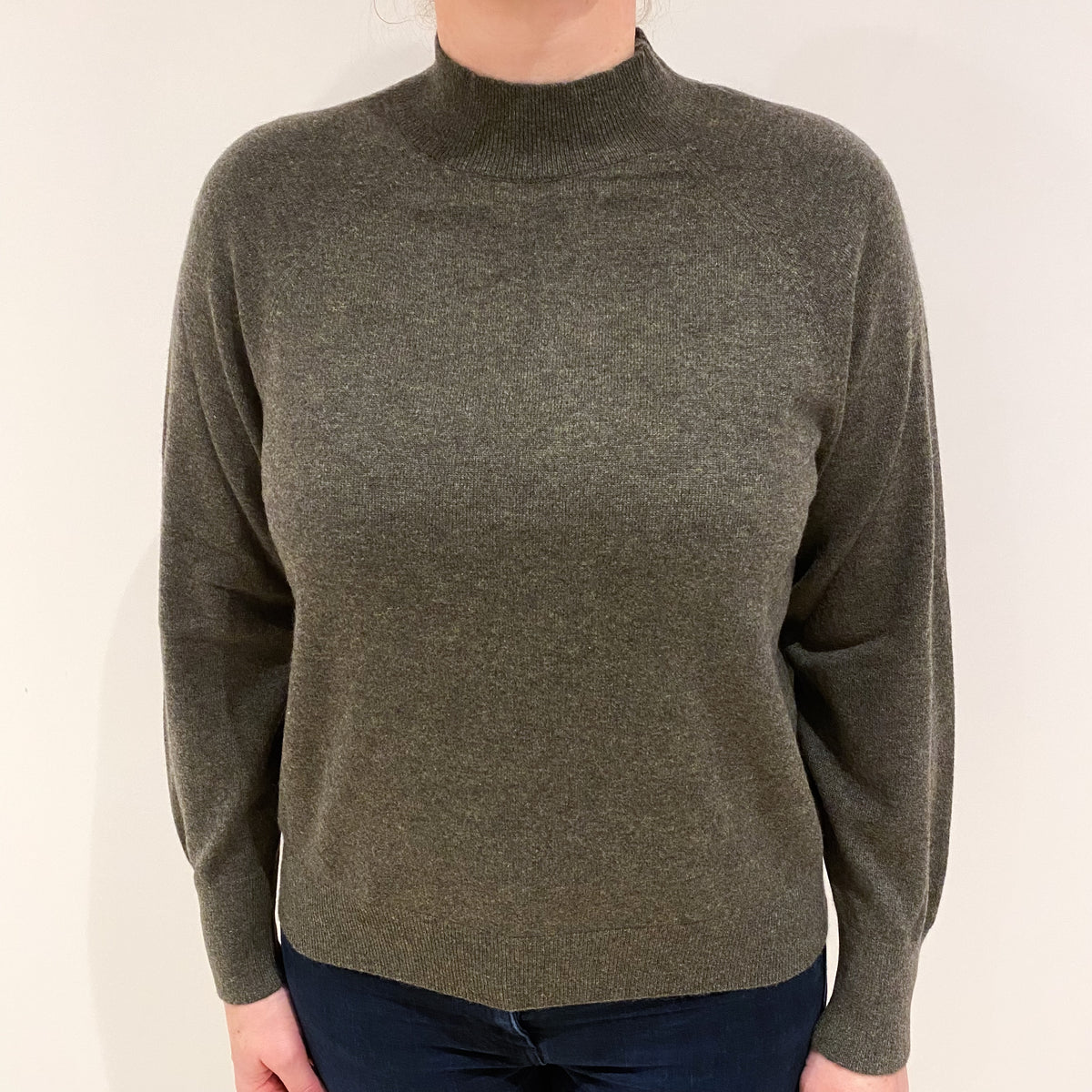 Everlane Khaki Green Cashmere Turtle Neck Jumper Large