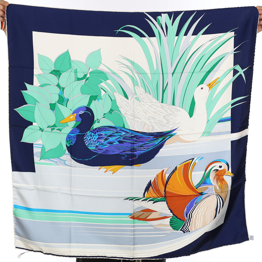Brand New Gucci Duck Design Vintage Silk Scarf