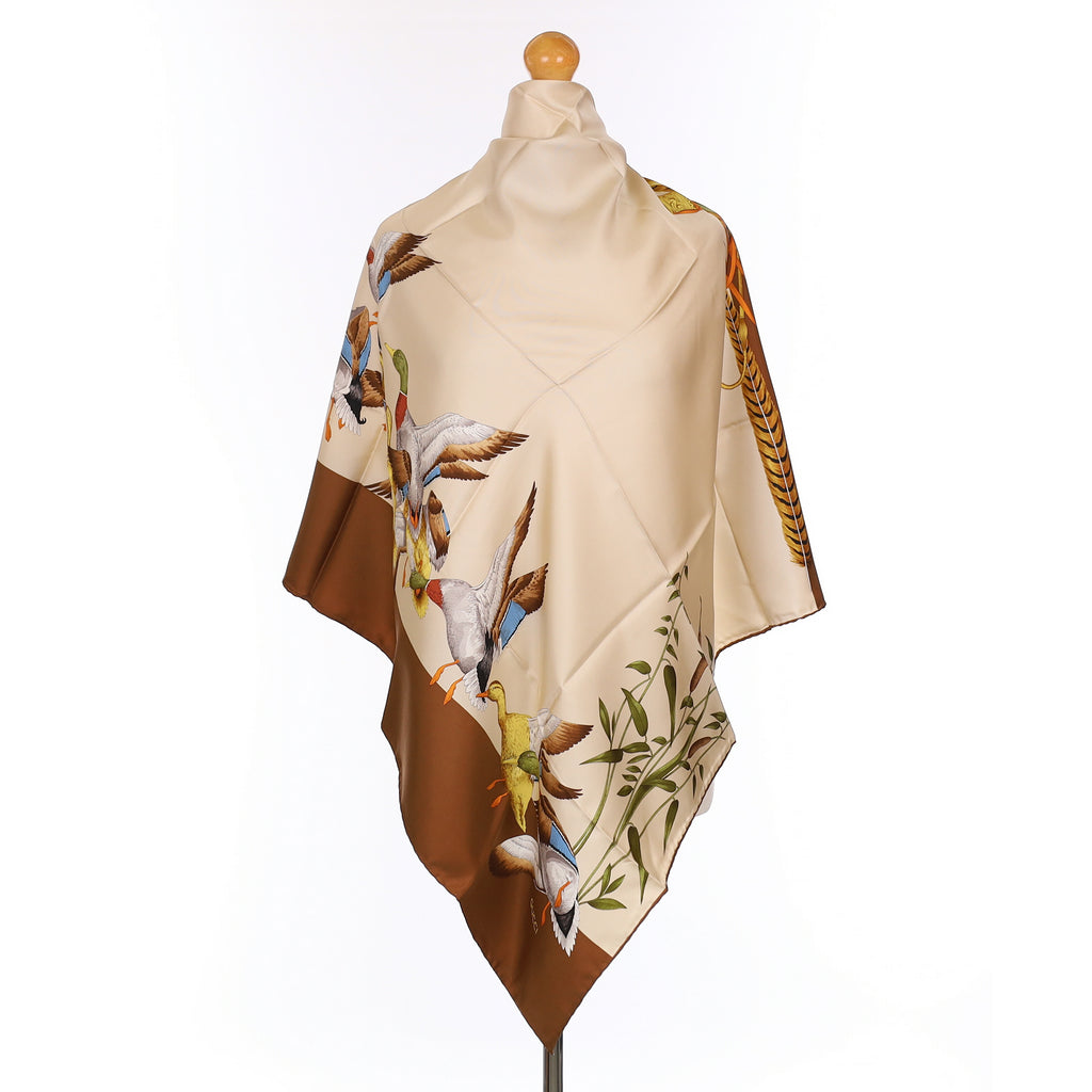 Brand New Gucci Brown Duck Vintage Silk Scarf