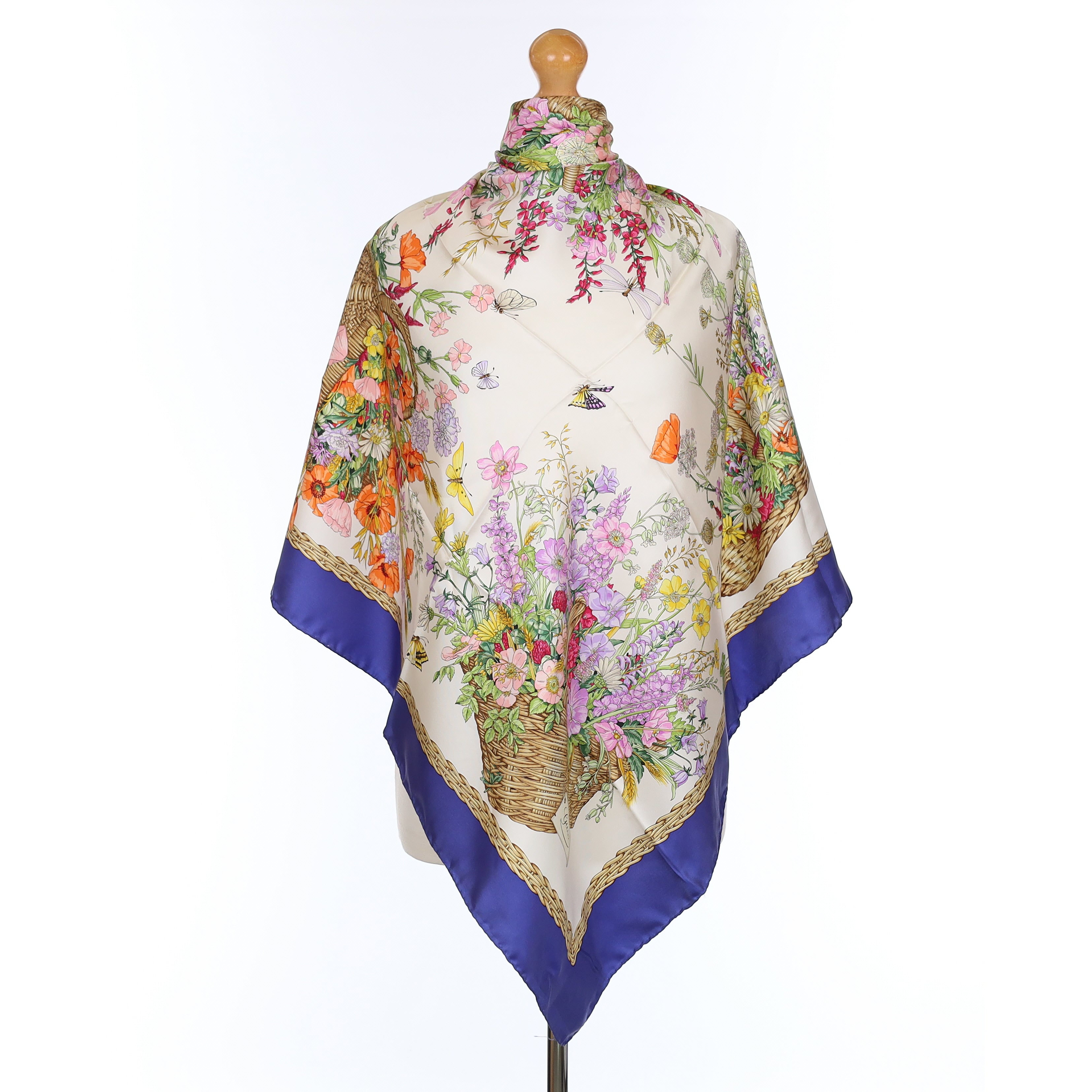 Brand New Gucci Flower Baskets Vintage Silk Scarf