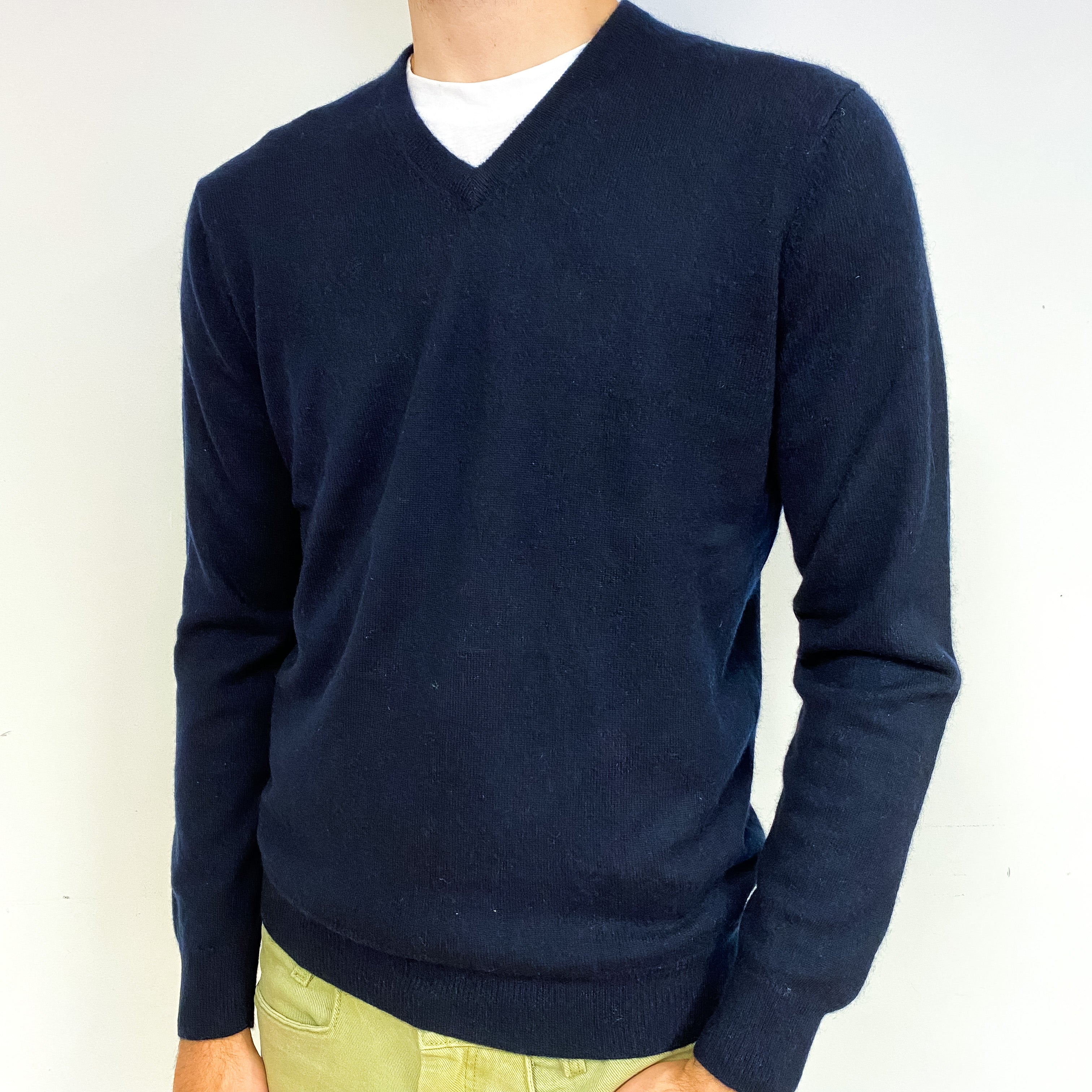 Men's Dark Navy Blue Cashmere V-Neck Jumper Medium