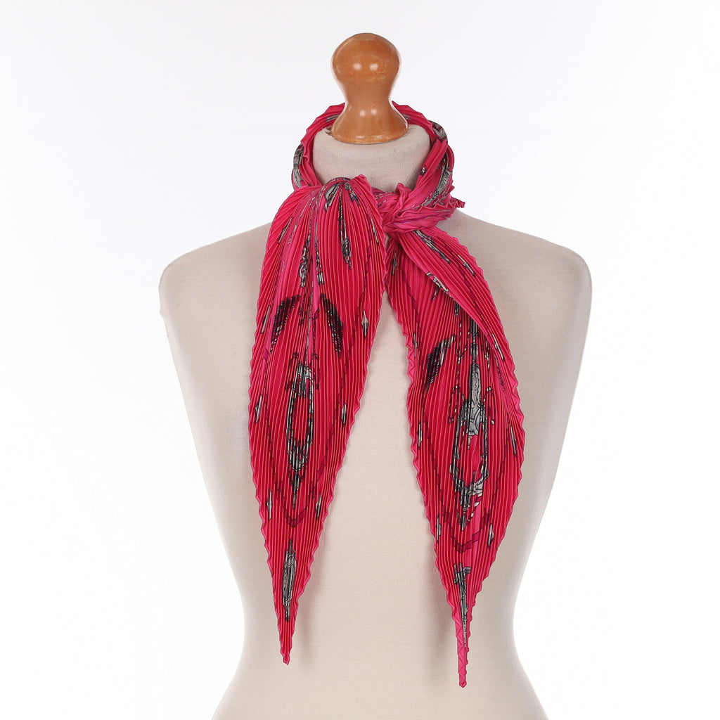 Pristine Hermès Les Clefs Silk Plisse Scarf