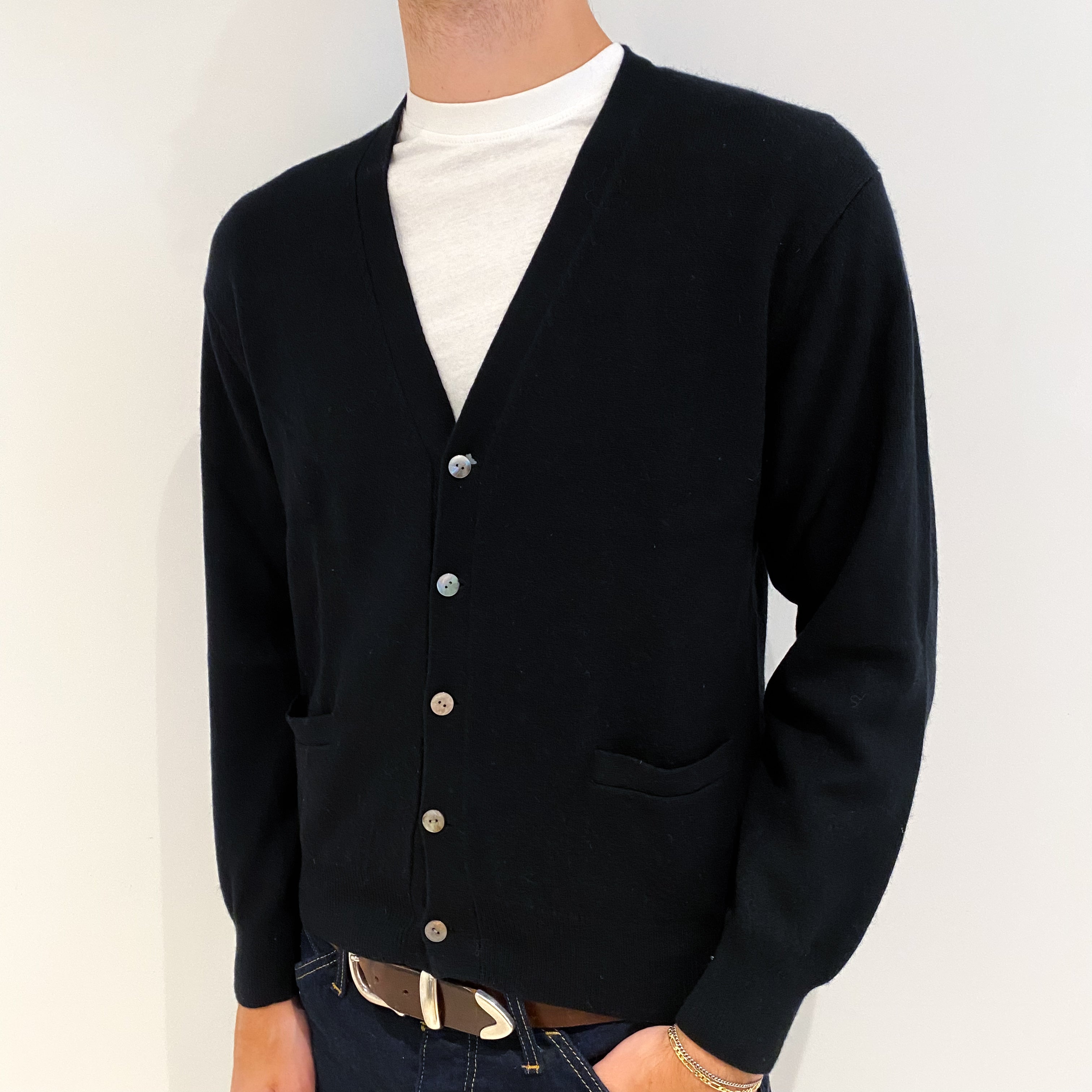Men's Black Cashmere V-Neck Cardigan with Pockets Medium