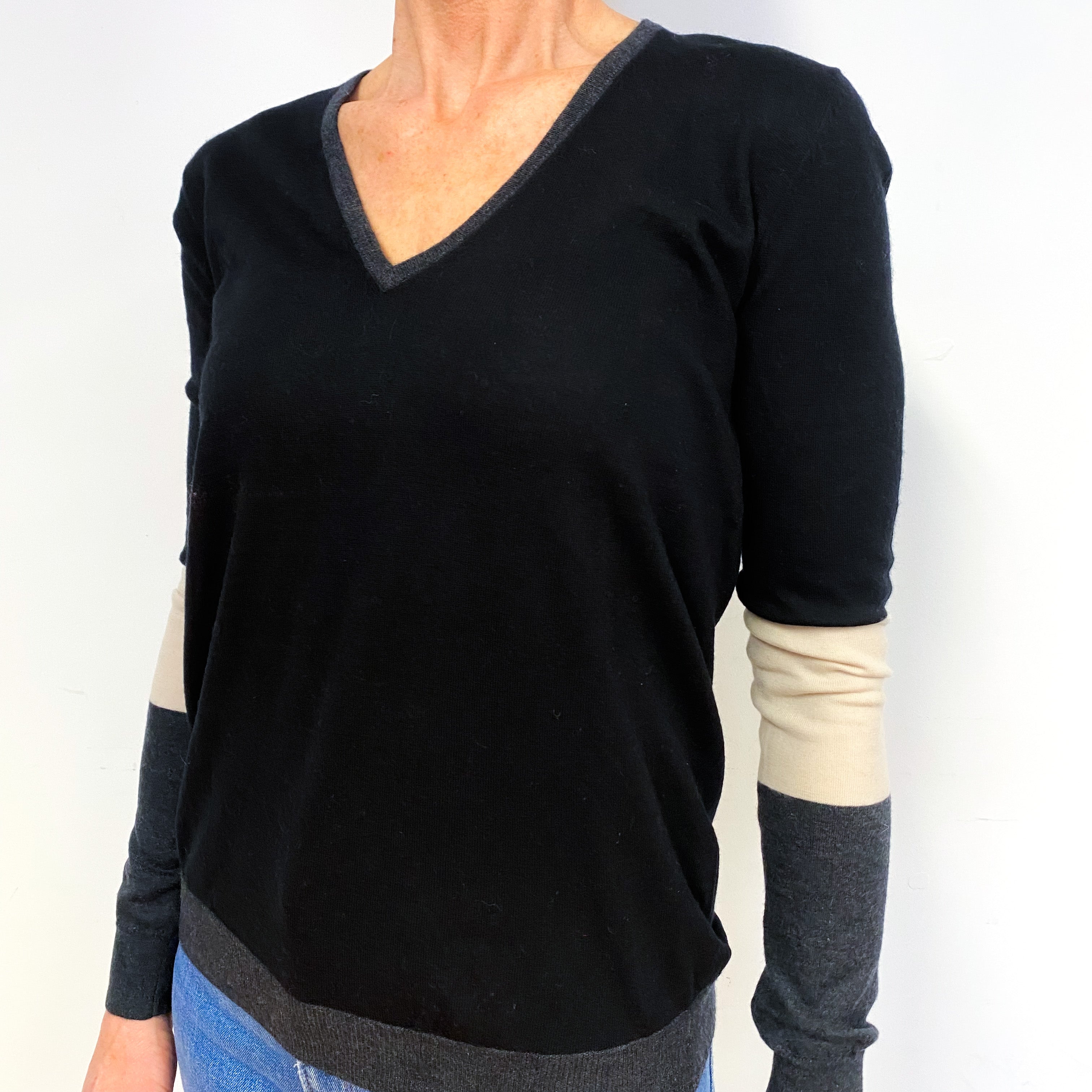 Joseph Black Cashmere Designer V-Neck Jumper Medium