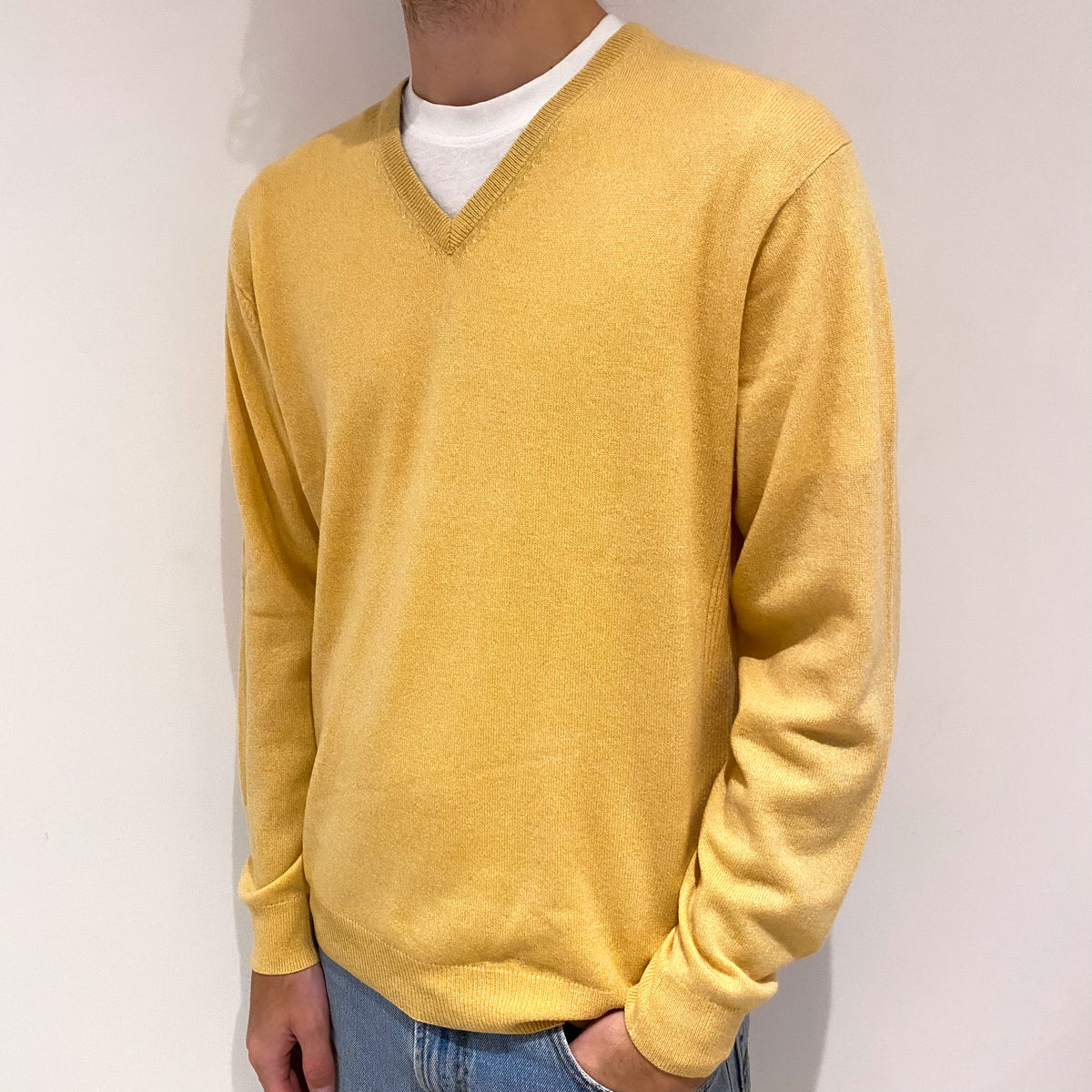 Men's Custard Yellow Cashmere V-Neck Jumper Large