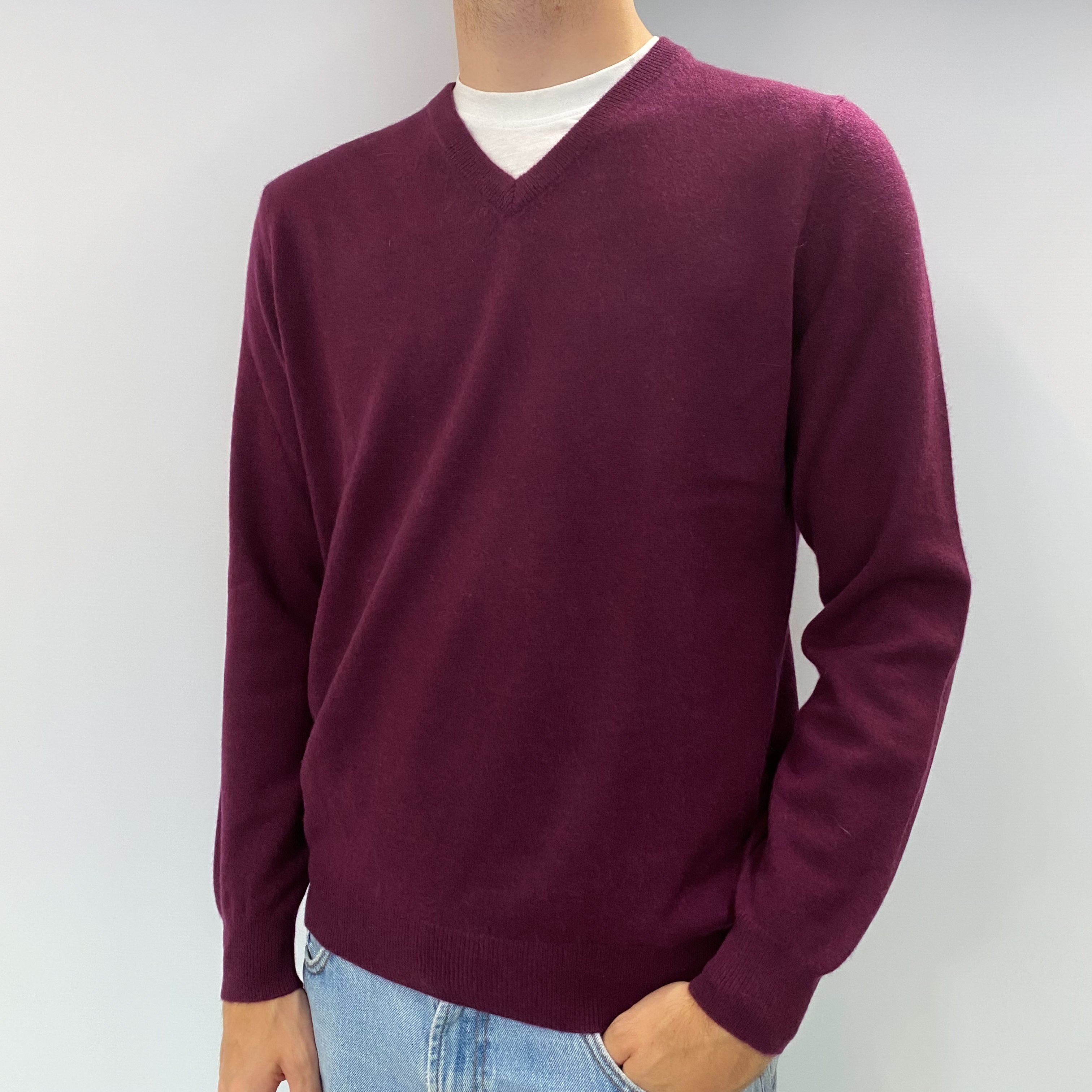 Men's Fig Purple Cashmere V Neck Jumper Large