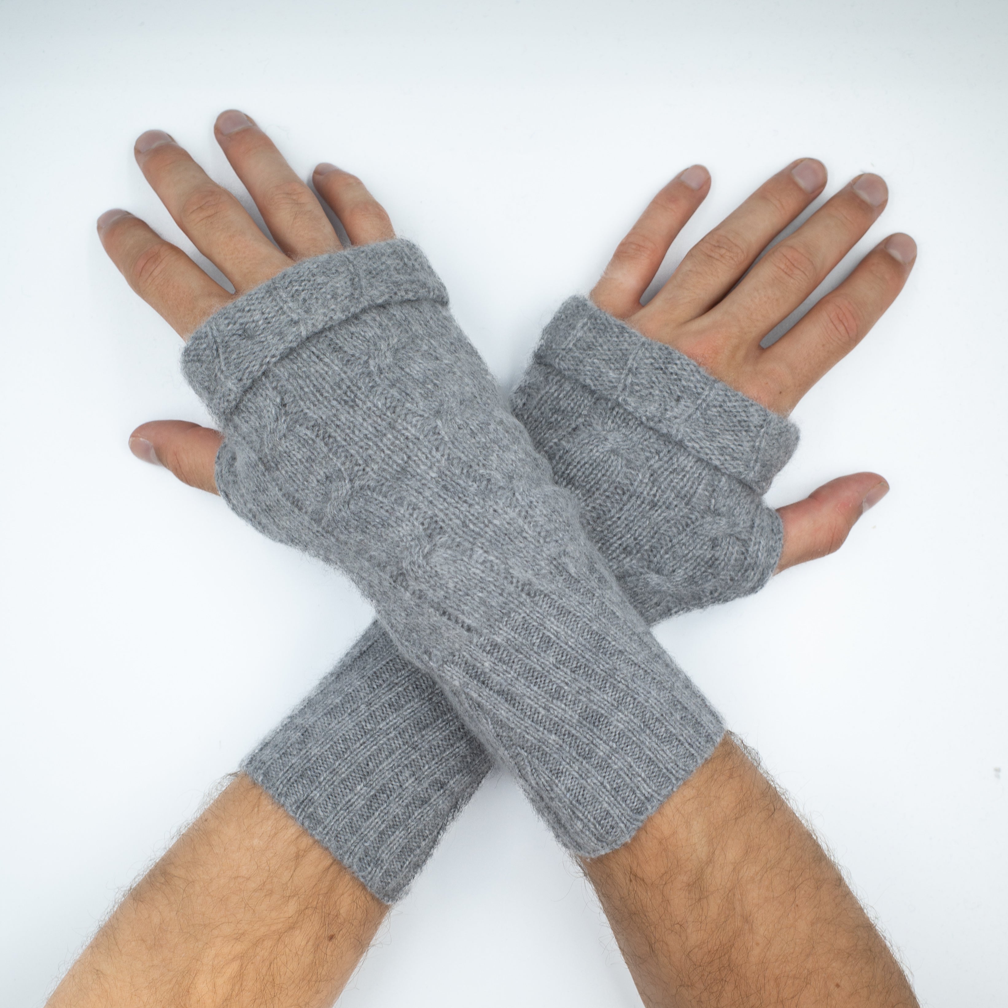 Men’s Smoke Grey Cable Chunky Fingerless Gloves