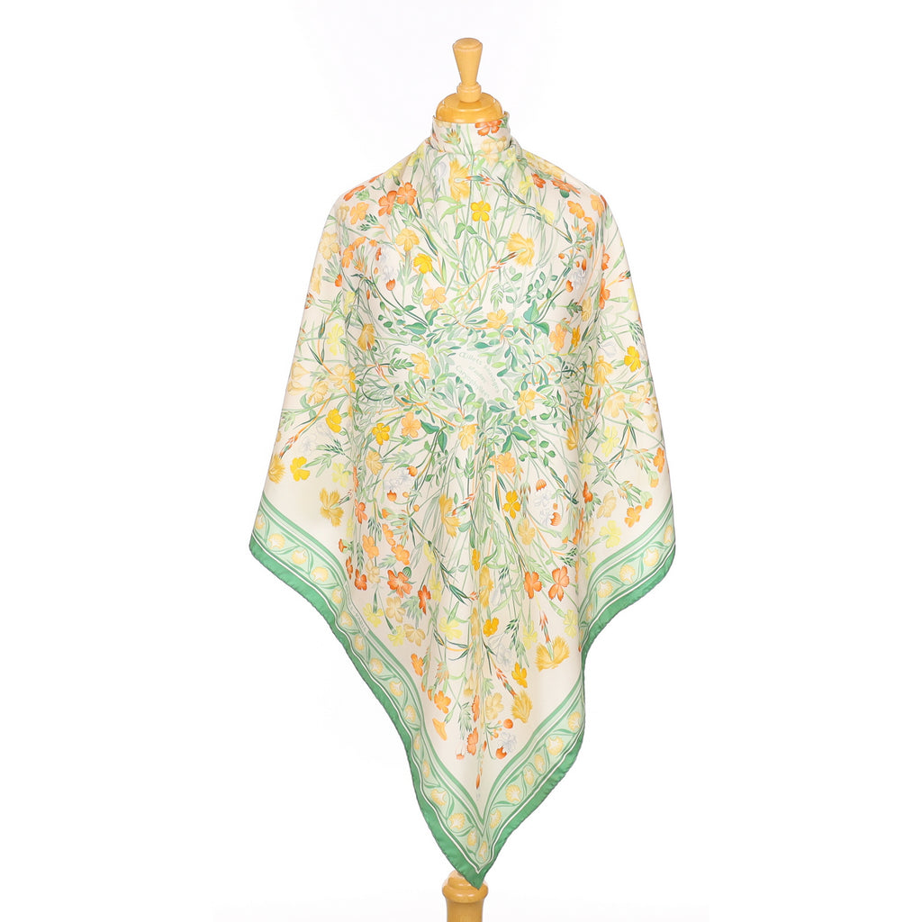 Hermès Oeillets Sauvages et autres Caryophyllées Silk Scarf