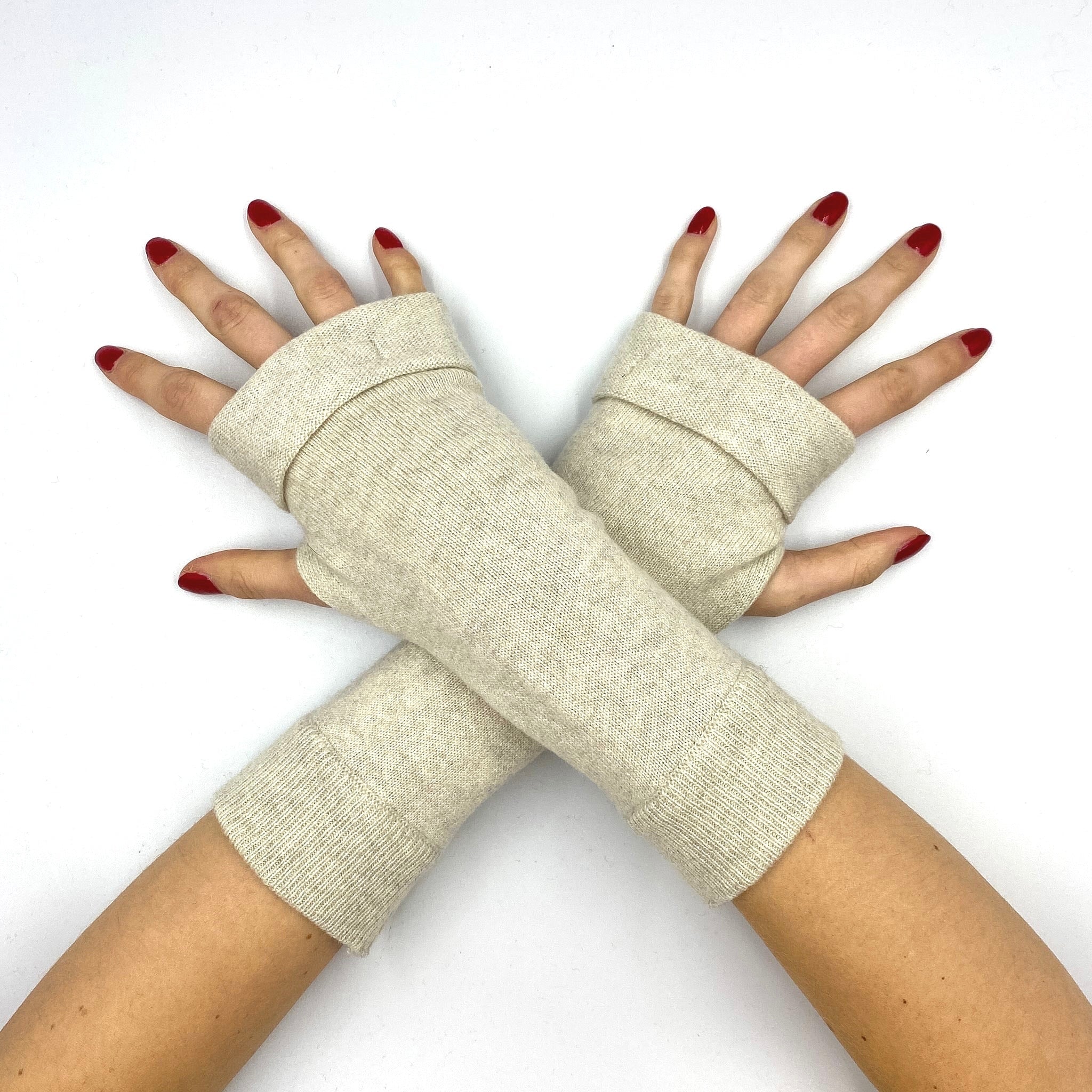 Palest Oatmeal Fingerless Gloves