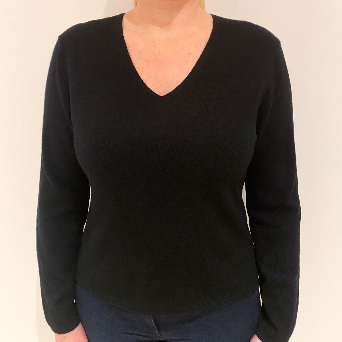 Black Cashmere V-Neck Jumper Large