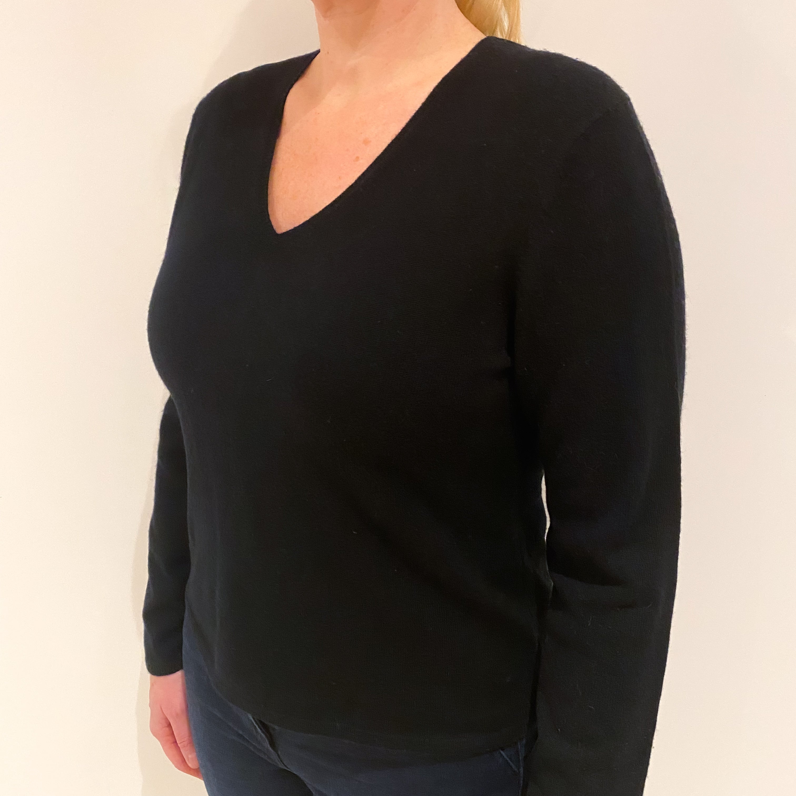 Black Cashmere V-Neck Jumper Large