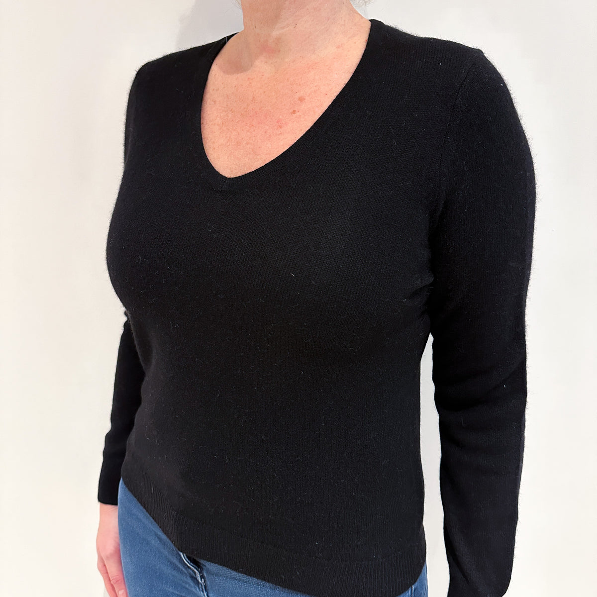 Black Cashmere V-Neck Jumper Large