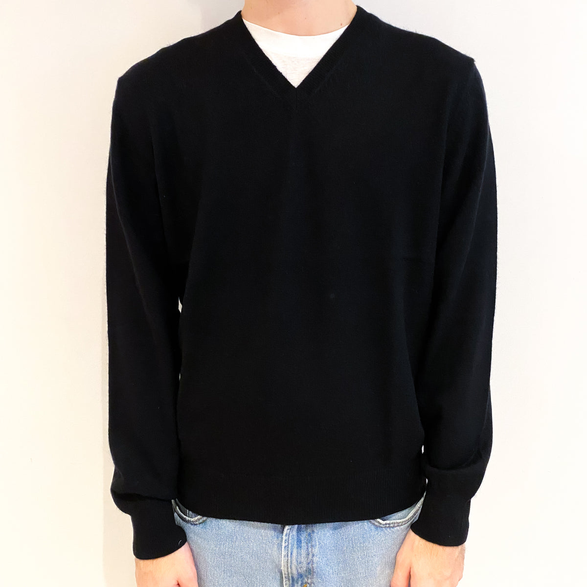 Men's Black Cashmere V Neck Jumper Large