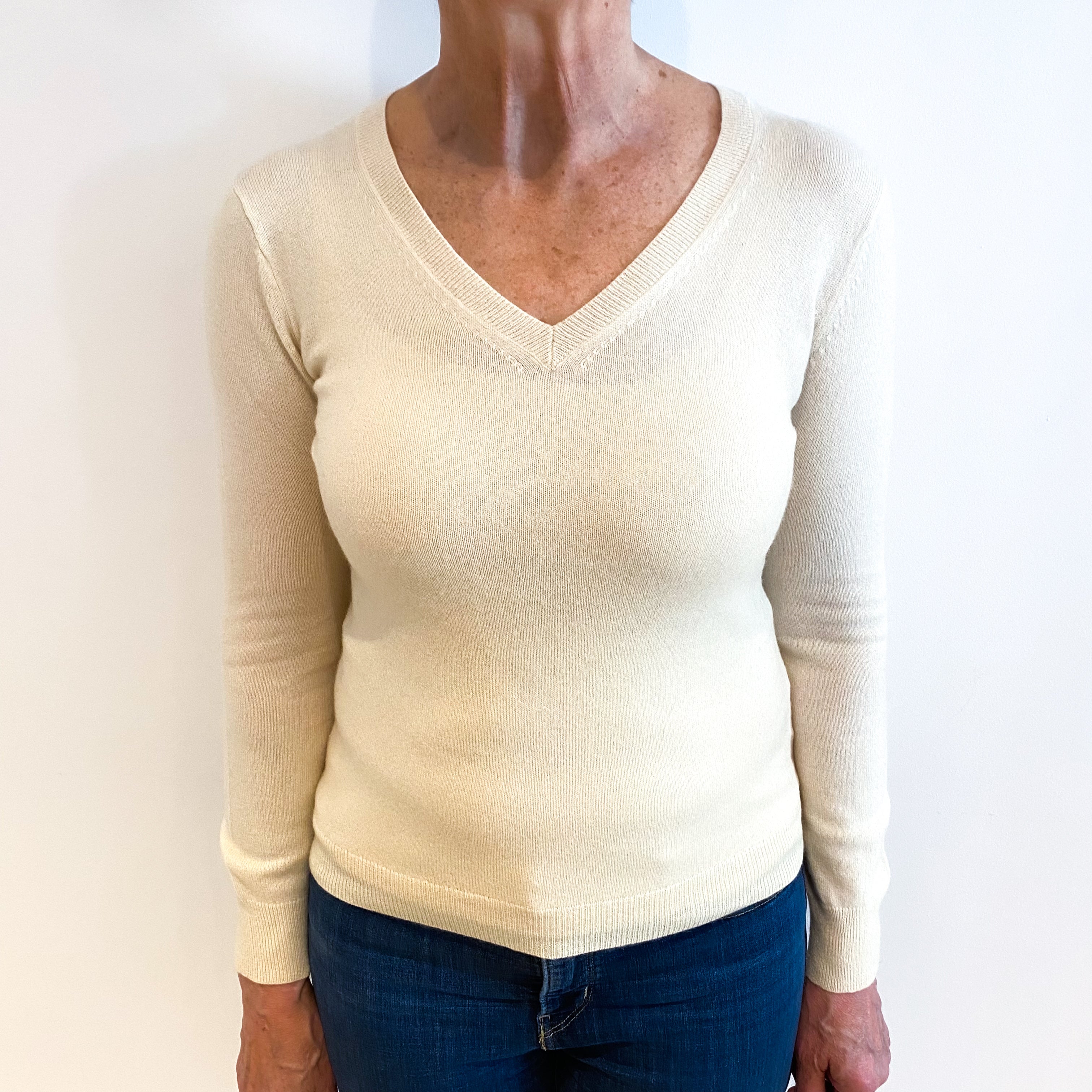 Clotted Cream Cashmere V Neck Jumper Medium