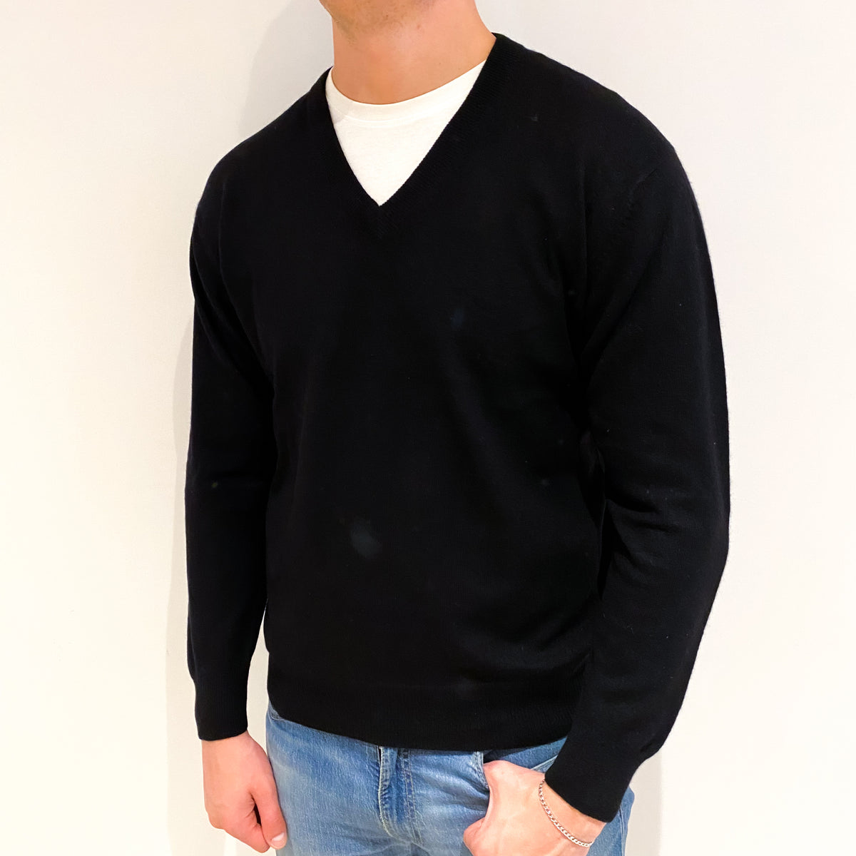 Men's Black Cashmere V Neck Jumper XL