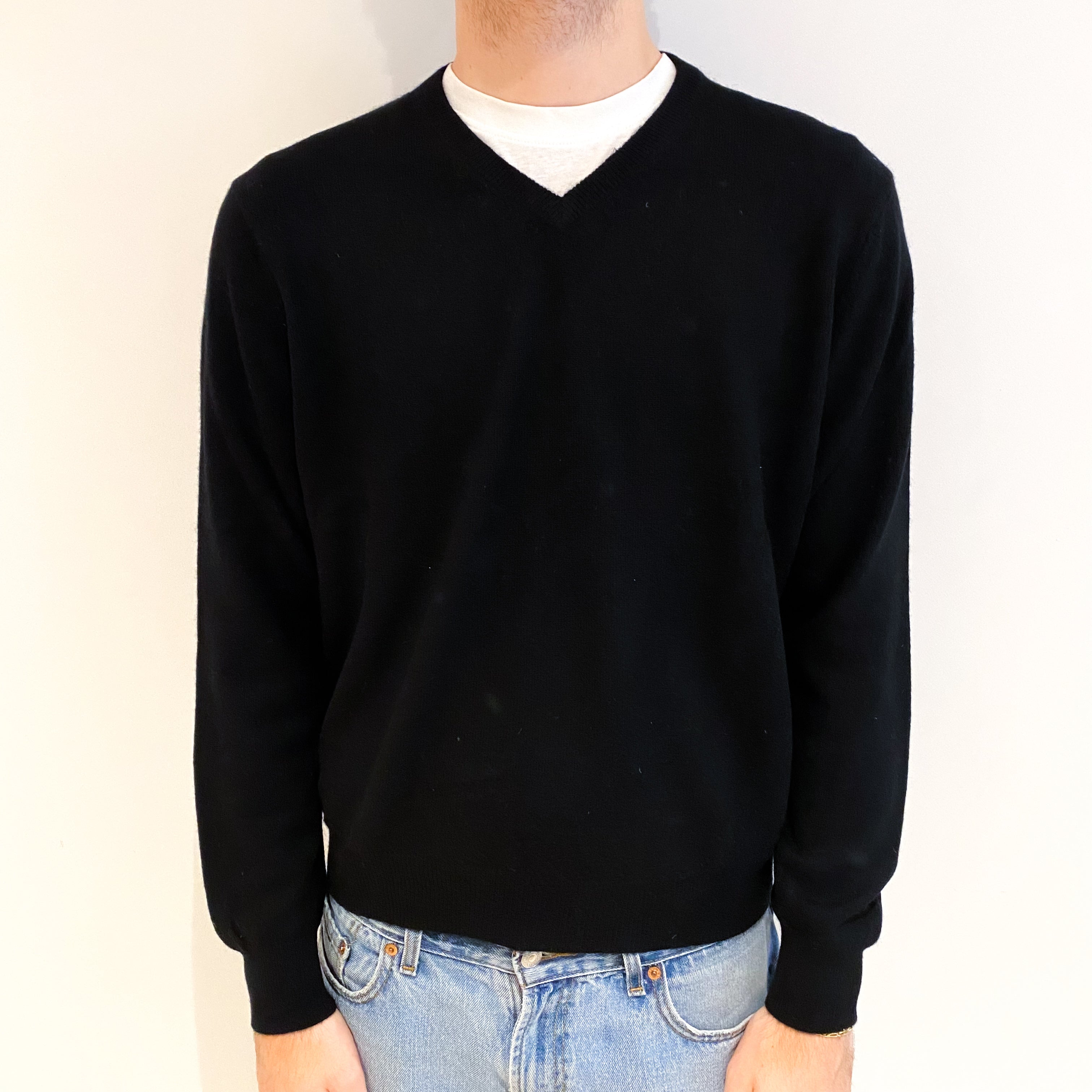 Men's Black Cashmere V Neck Jumper Large