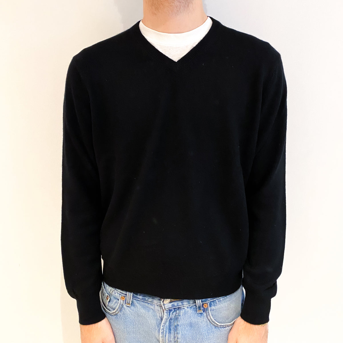 Men's Black Cashmere V Neck Jumper Large