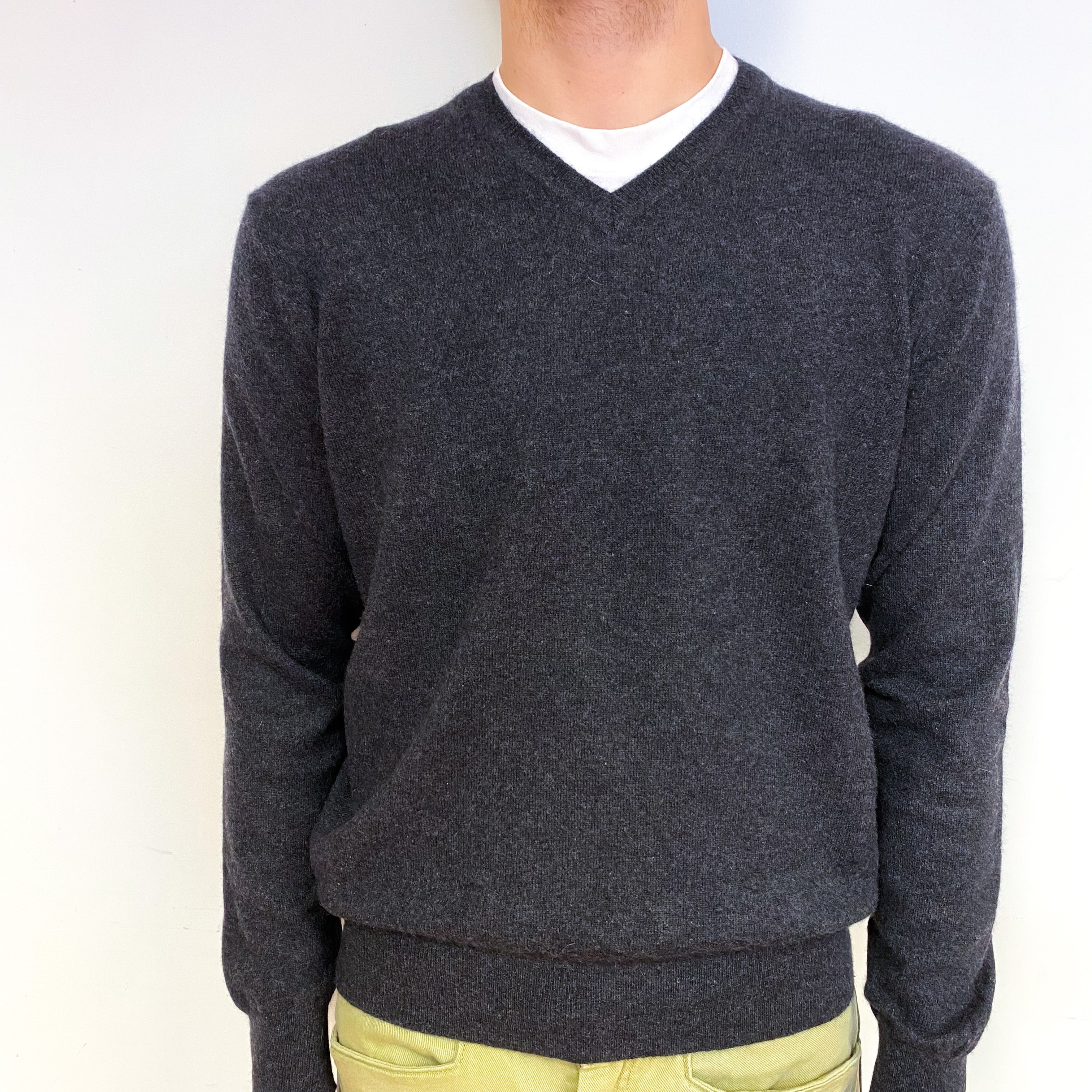 Men's Charcoal Grey Cashmere V-Neck Jumper Large