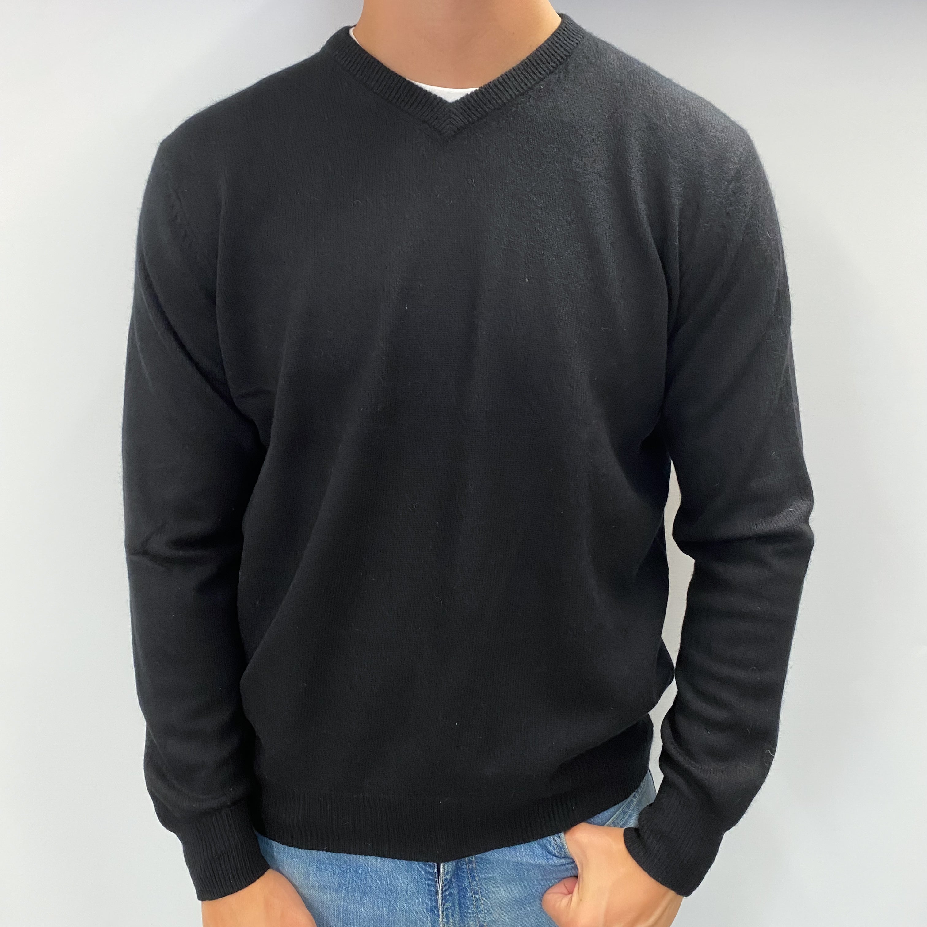 Men's Black Cashmere V Neck Jumper XL