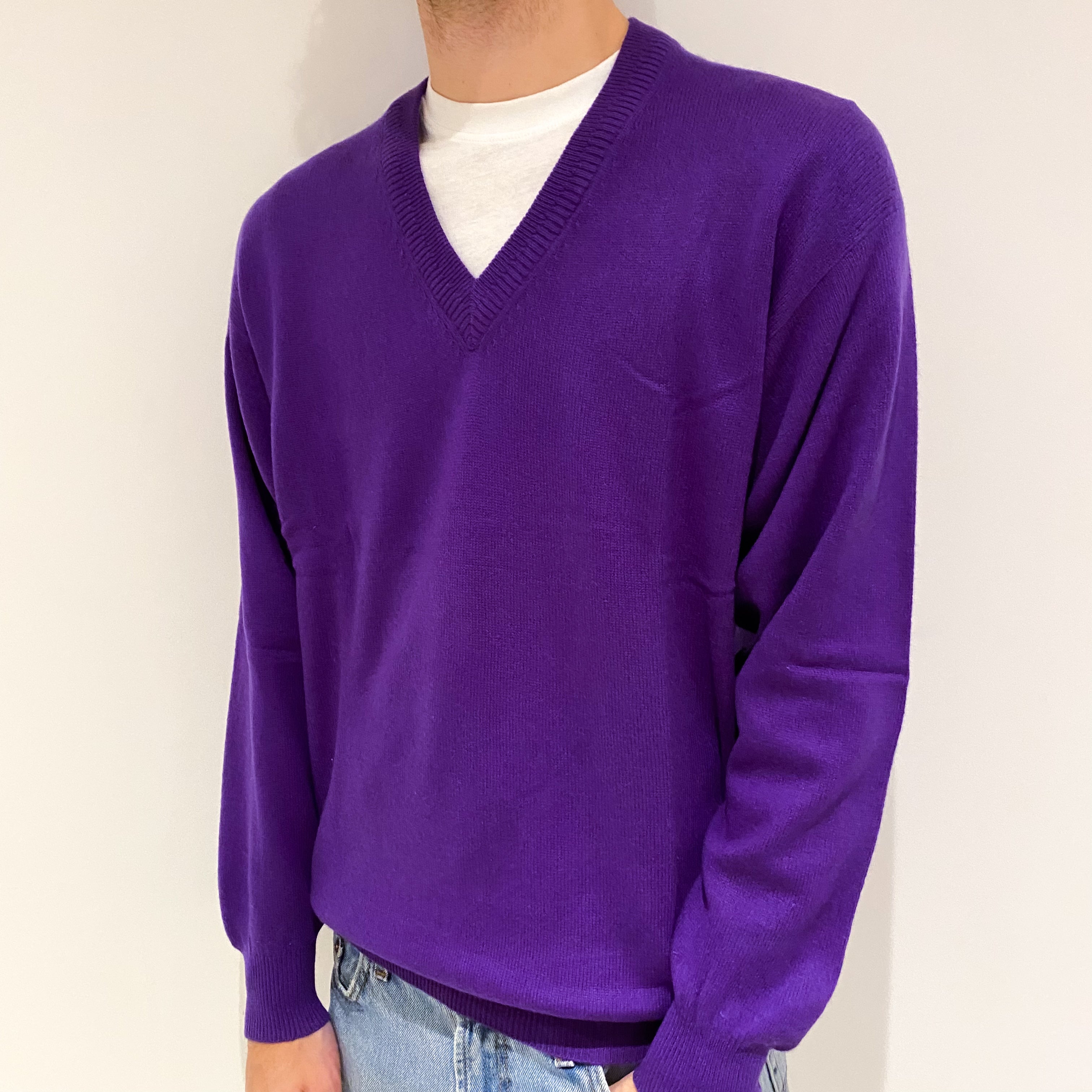 Men's Vintage Pansy Purple Cashmere V Neck Jumper Large