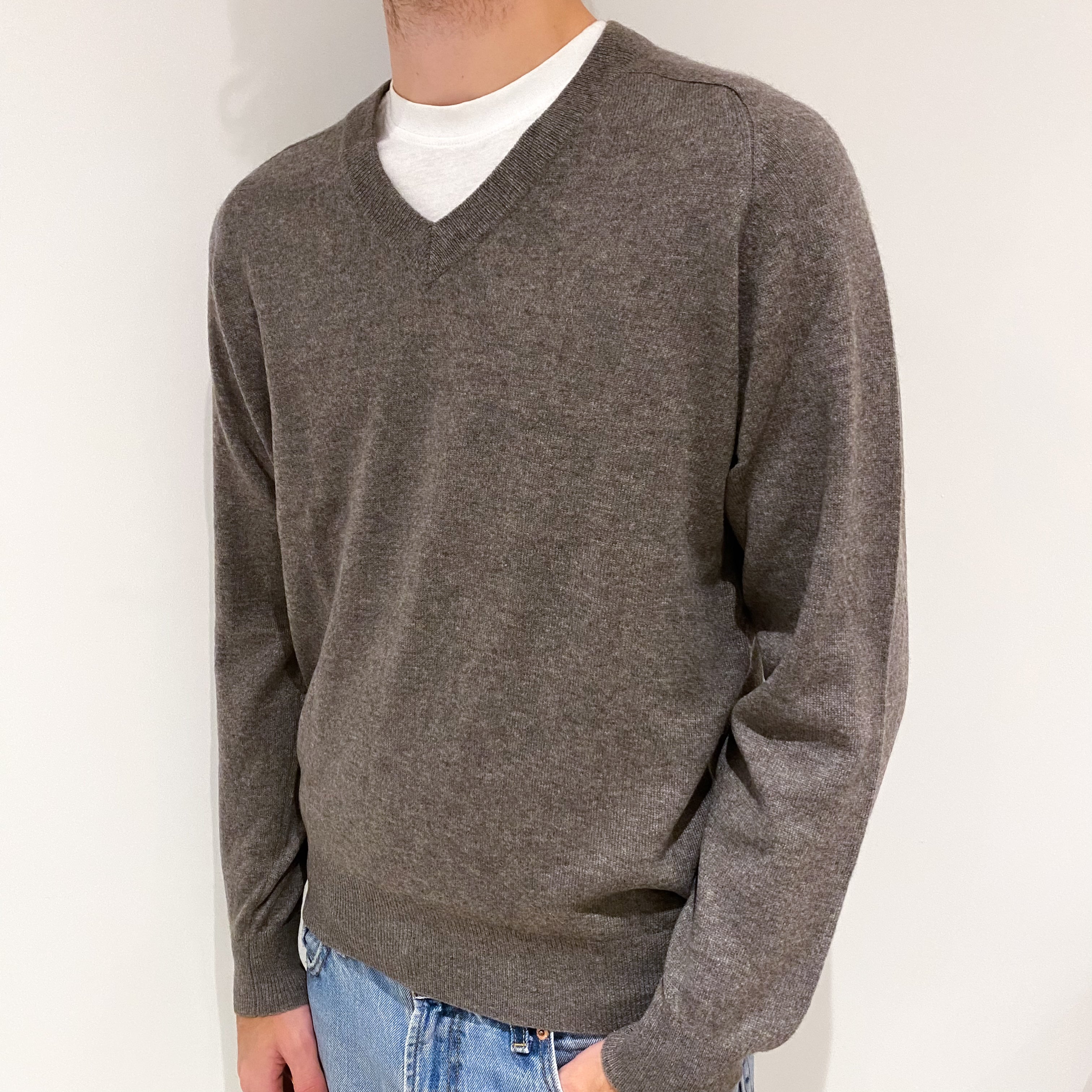 Men's Mocha Cashmere V-Neck Jumper Large