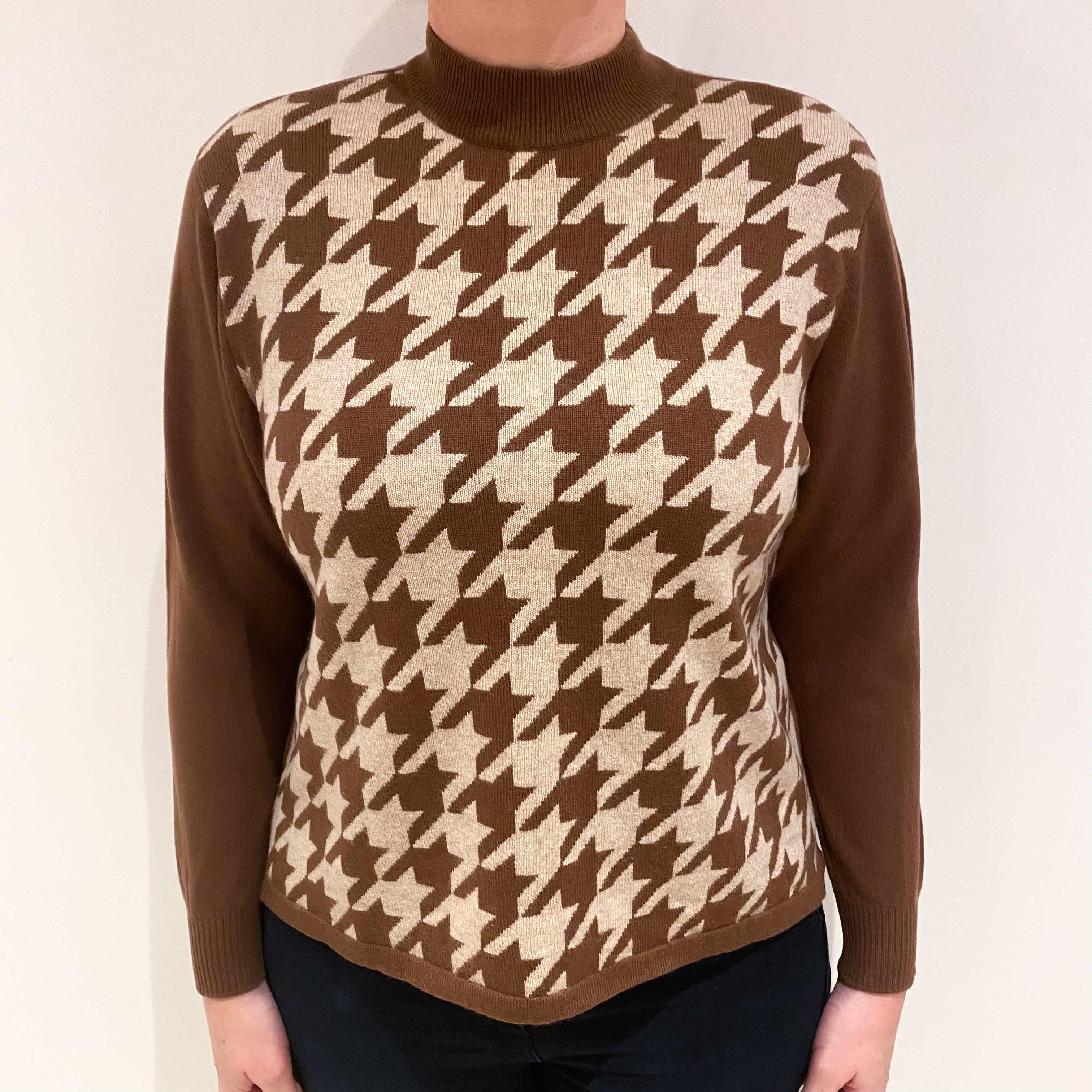 Milk Chocolate and Biscuit Brown Houndtooth Cashmere Turtle Neck Jumper Large