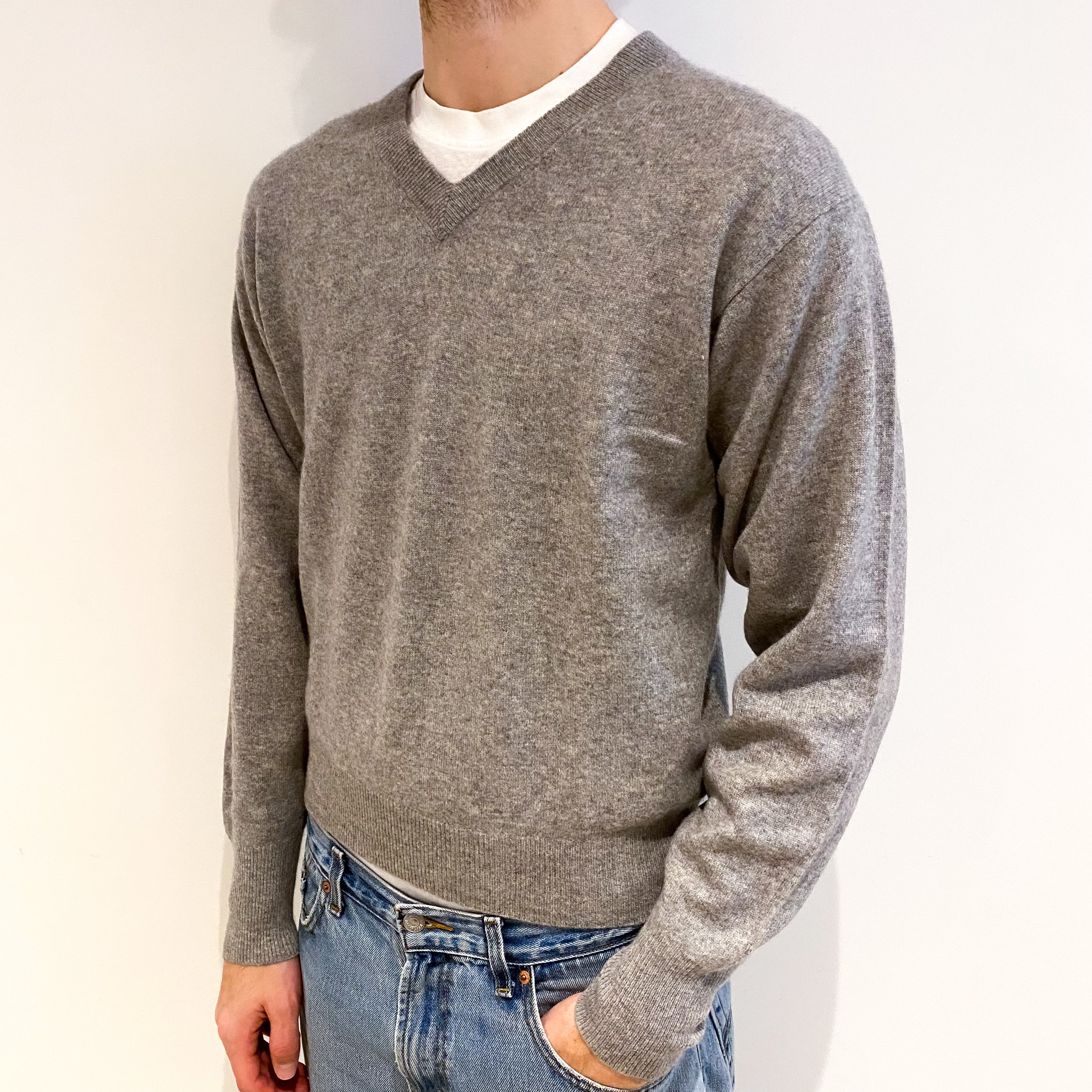 Men's Smoke Grey Cashmere V Neck Jumper Large Short