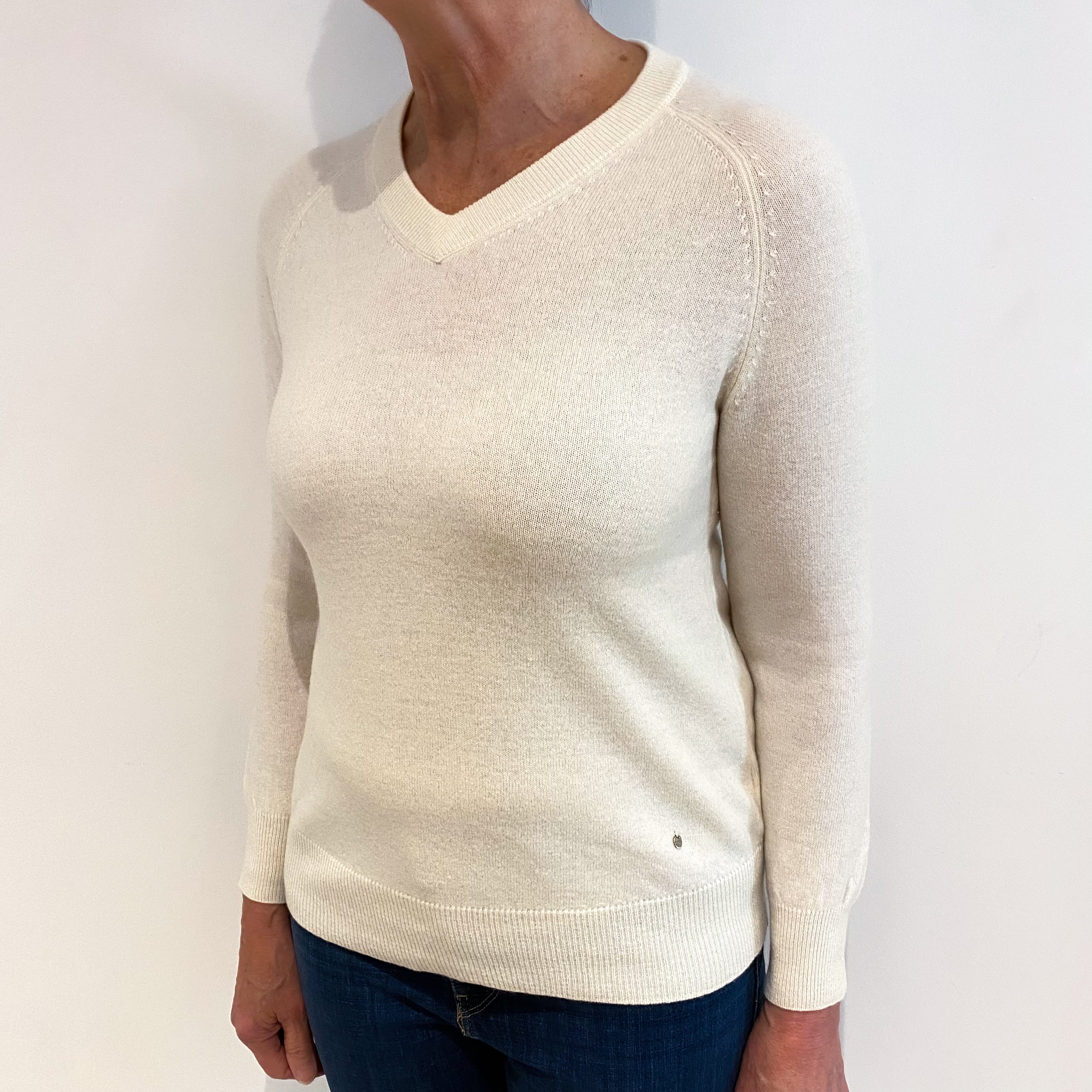 Vanilla Cream Cashmere V Neck Jumper Medium