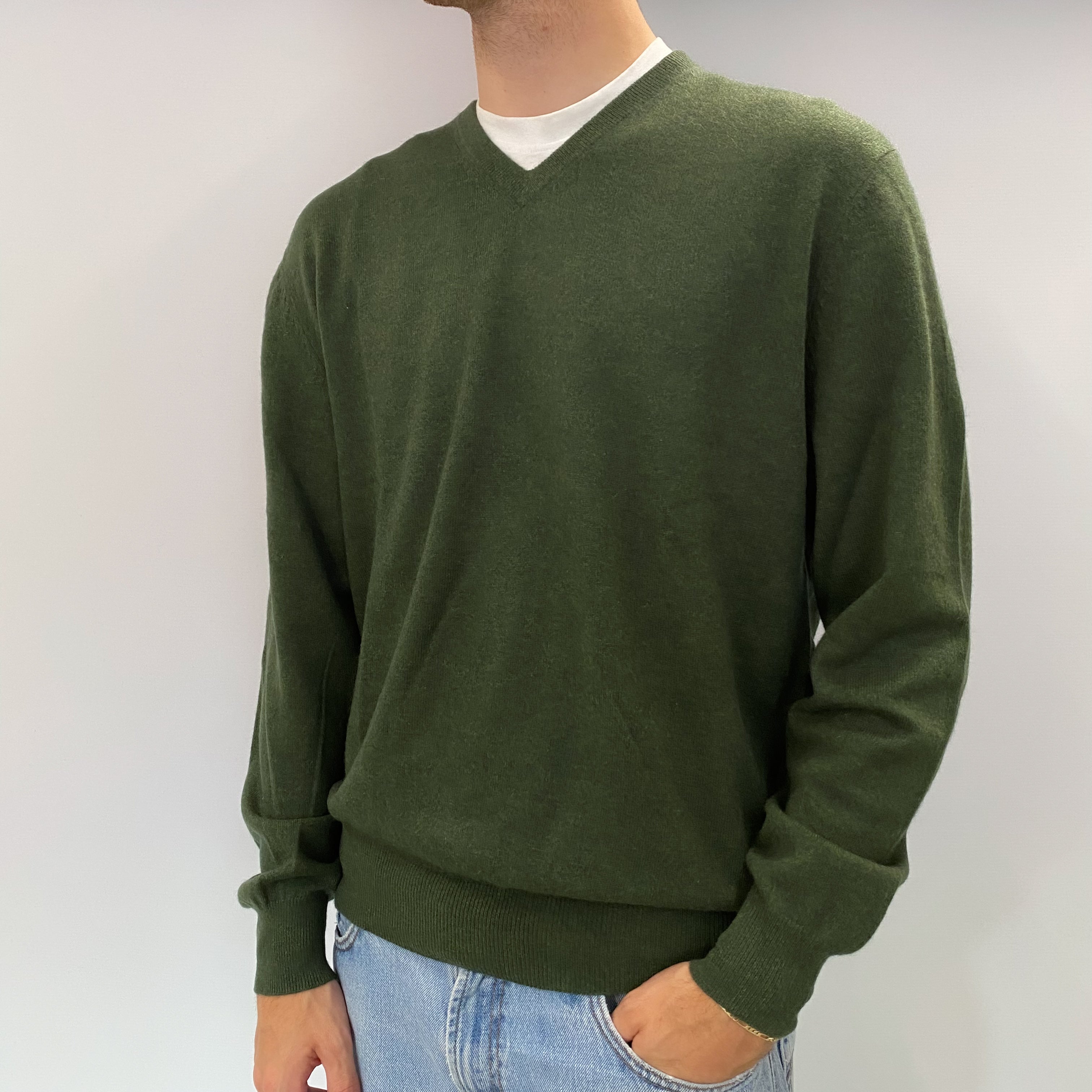 Men's Deep Moss Green Cashmere V Neck Jumper Large