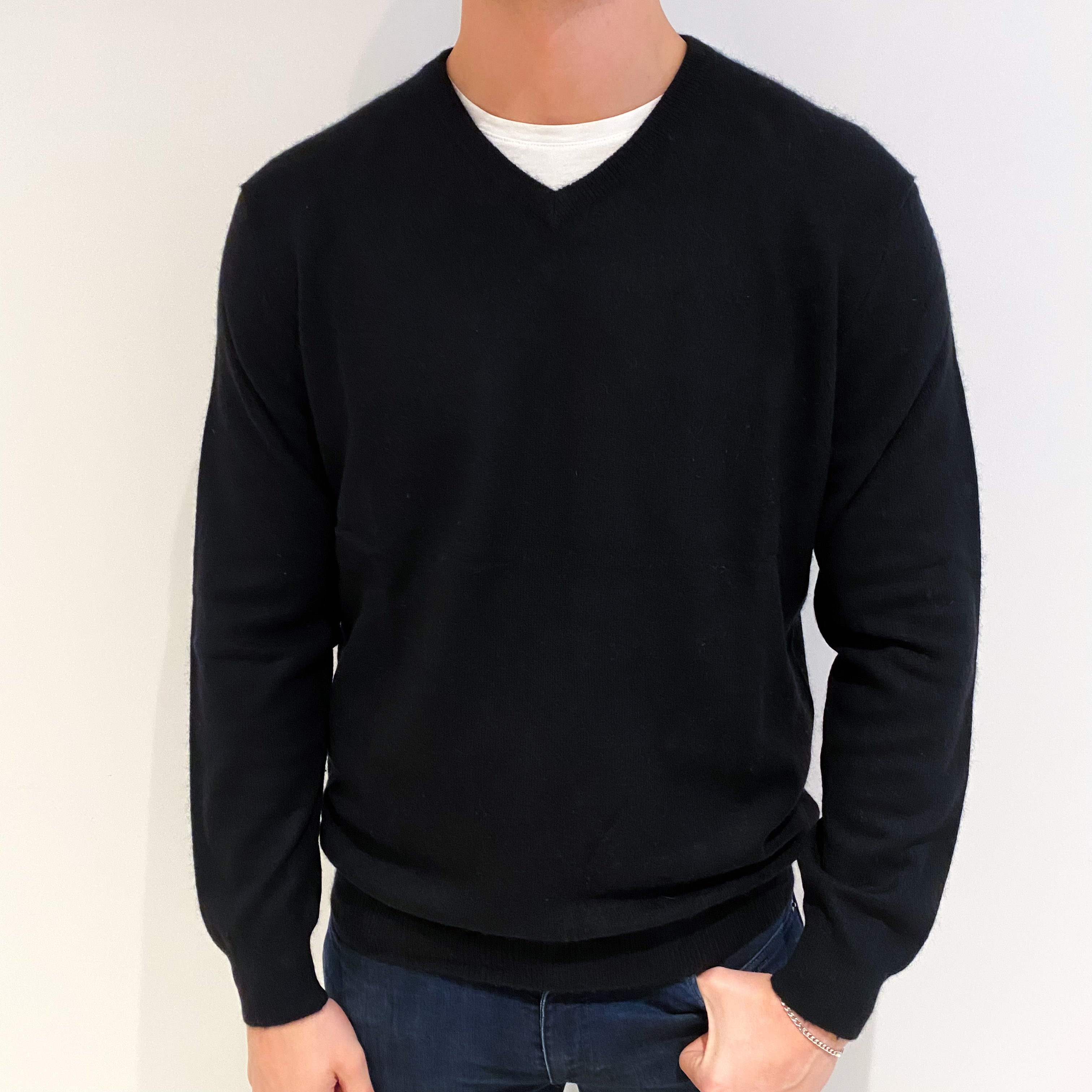 Men's Black Cashmere V Neck Jumper XL