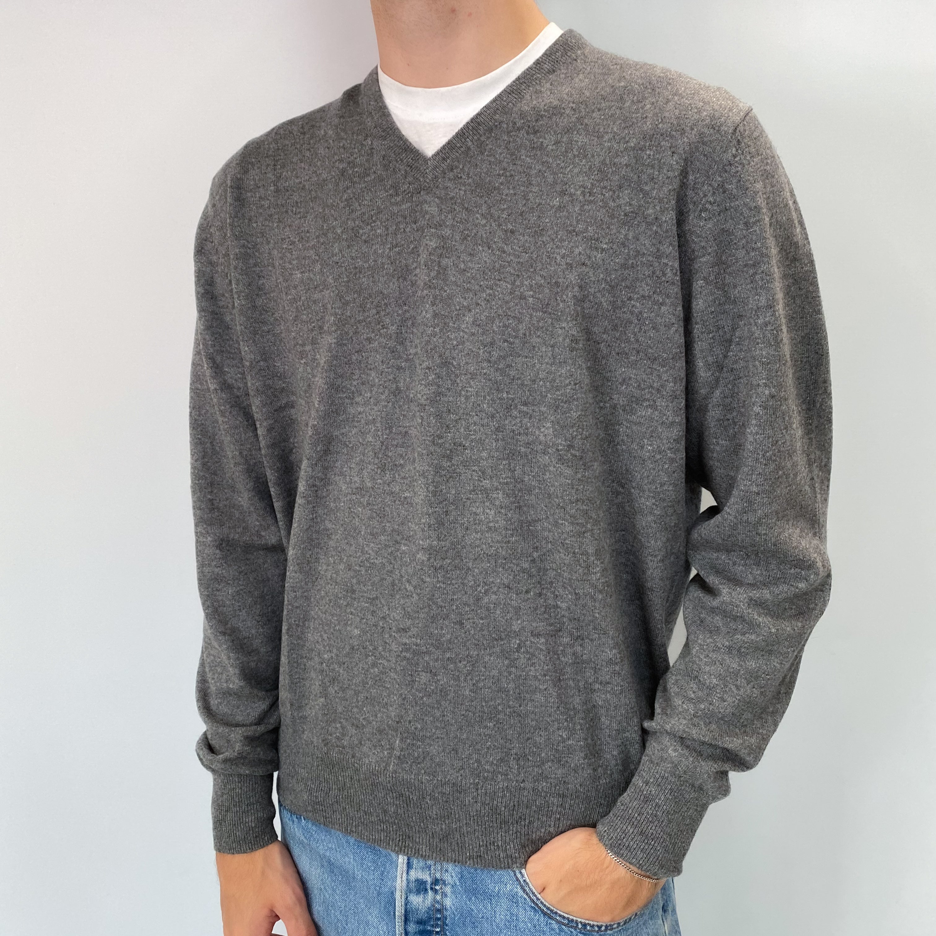 Men's English Slate Grey Cashmere V Neck Jumper Large