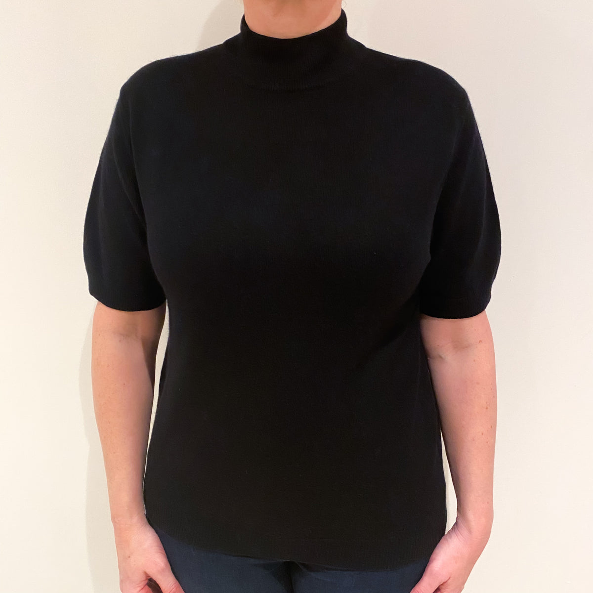 Black Cashmere Short Sleeved Turtle Neck Large