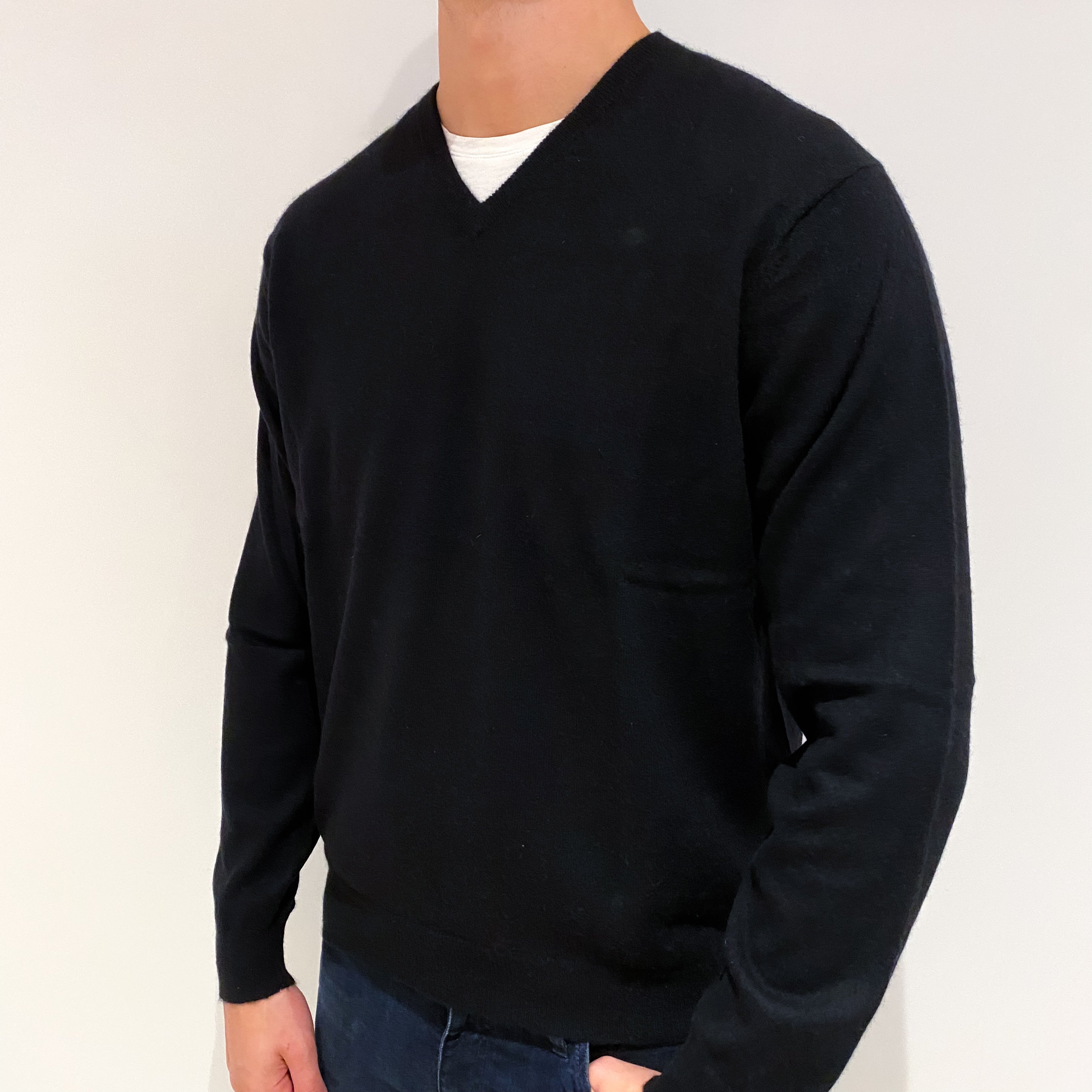 Men's Black Cashmere V-Neck Jumper Extra Large