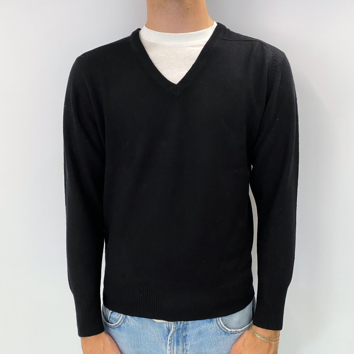 Men's Black Cashmere V Neck Jumper Medium