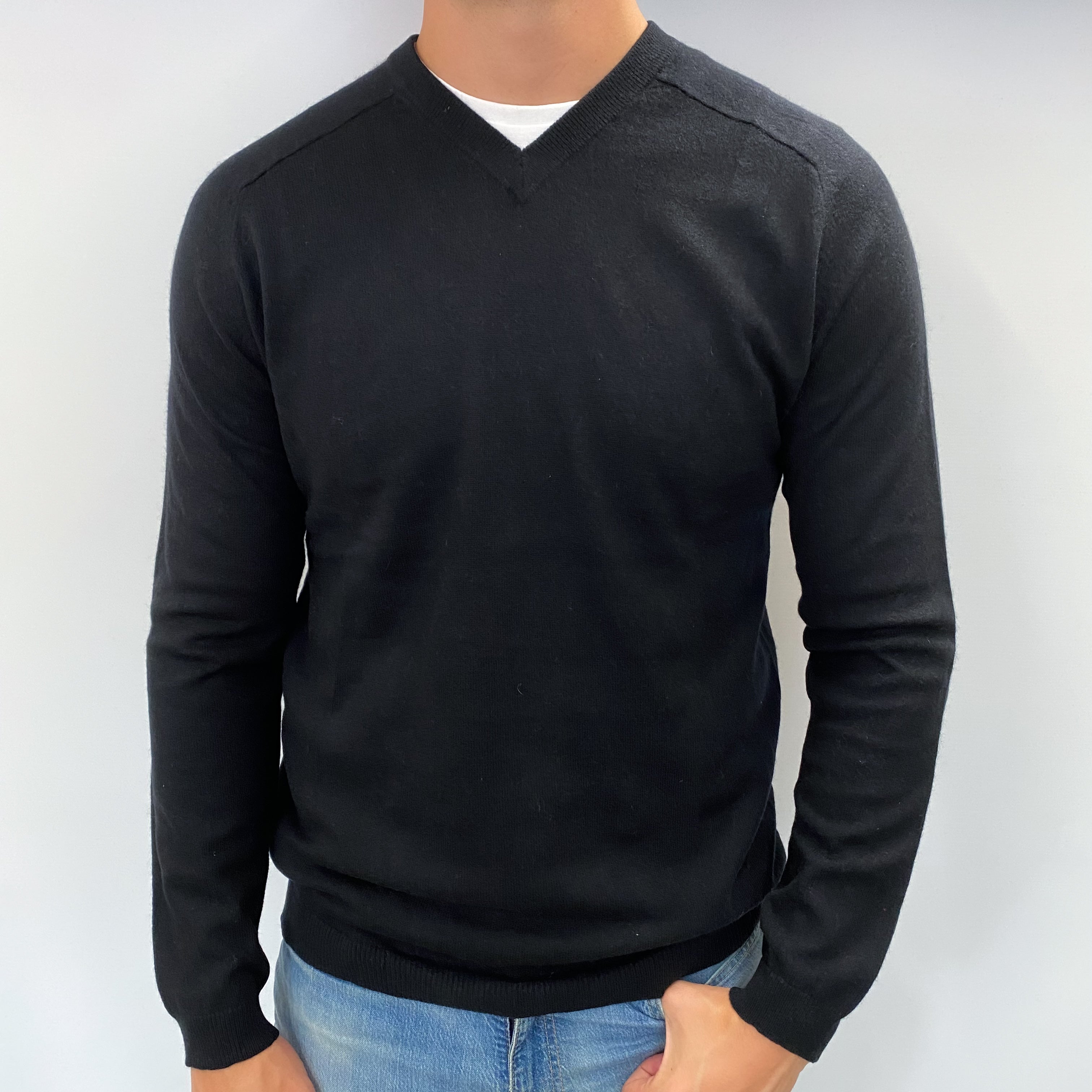 Men's Black Cashmere V Neck Jumper XL