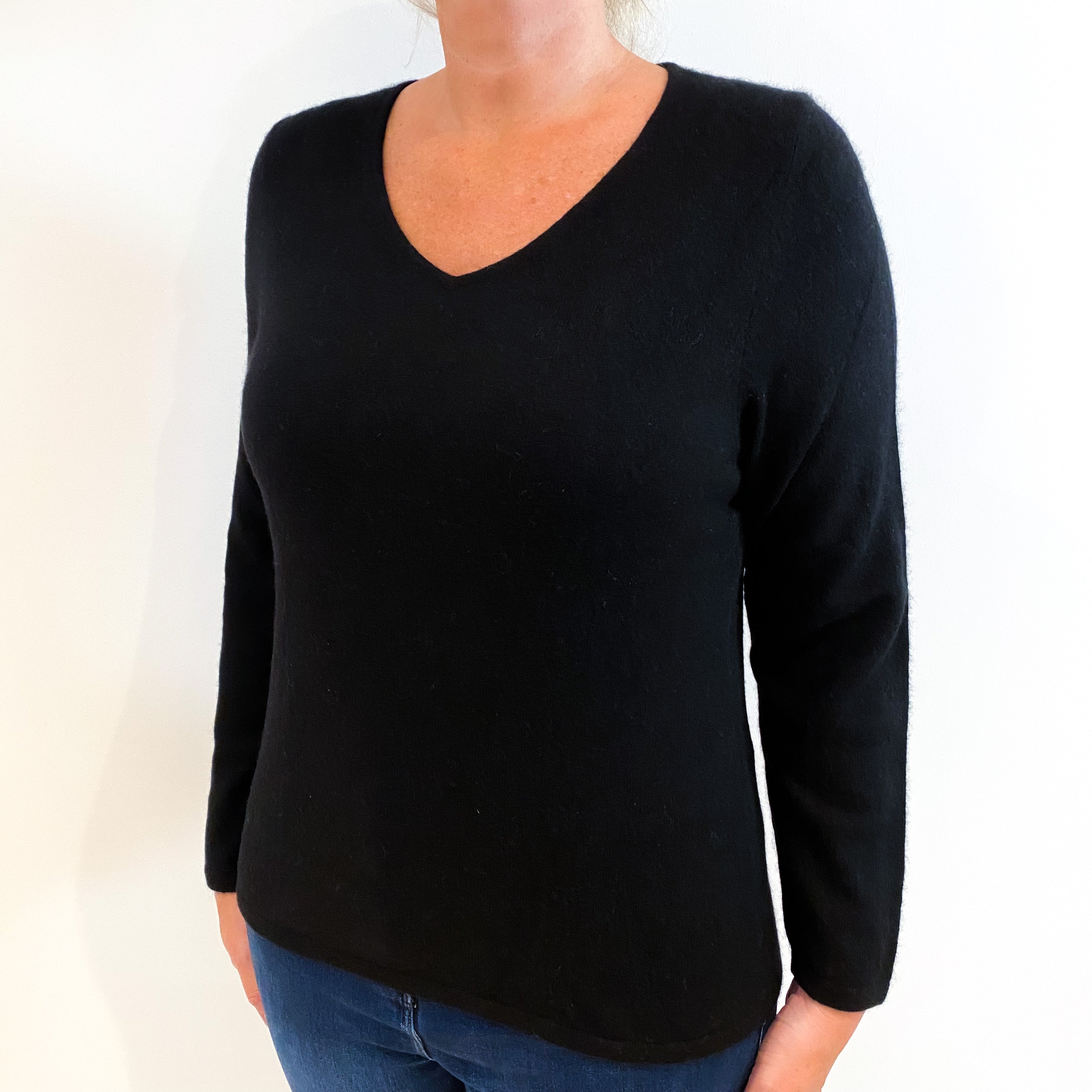 Black Cashmere V-Neck Jumper Large