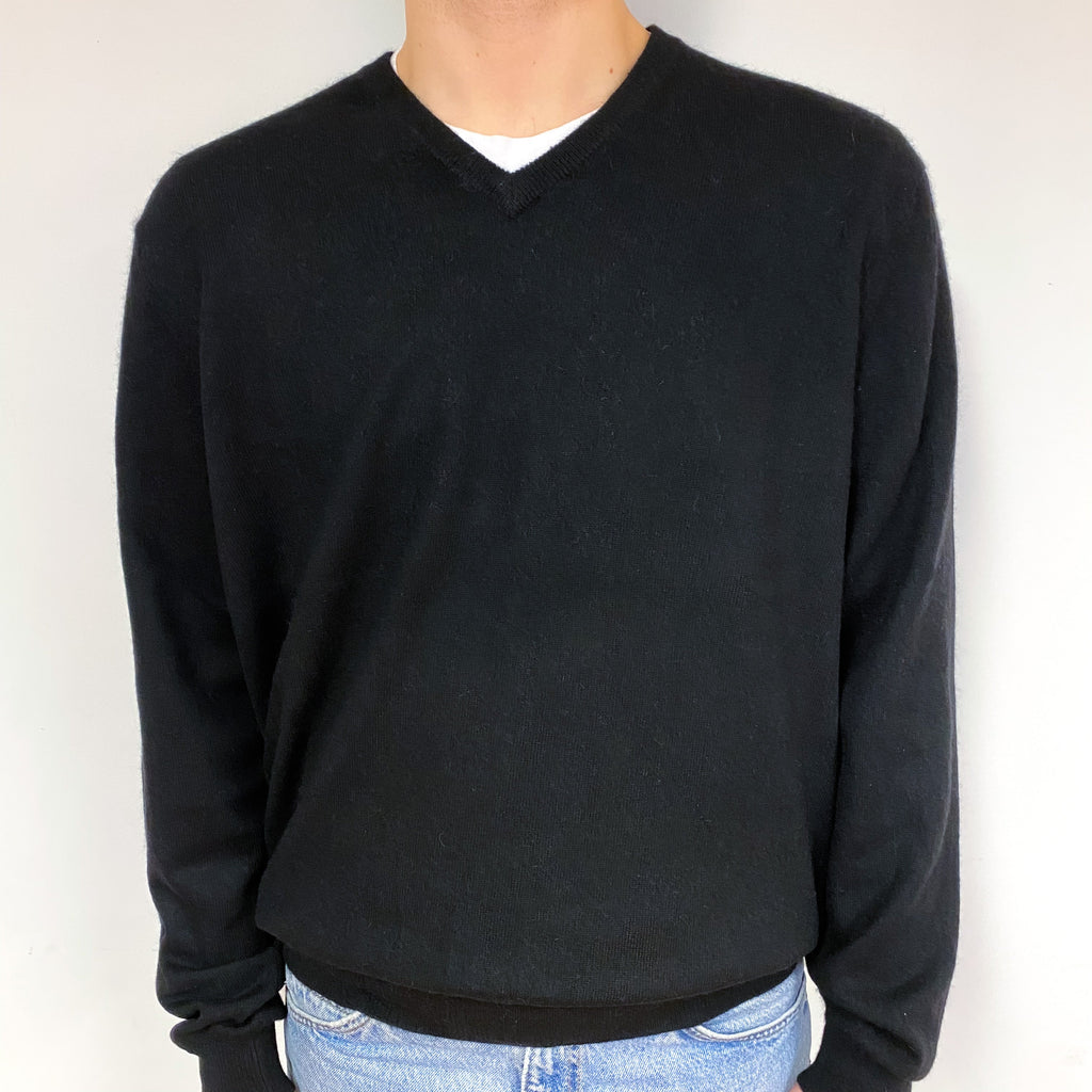 Men's Black Cashmere V-Neck Jumper Large