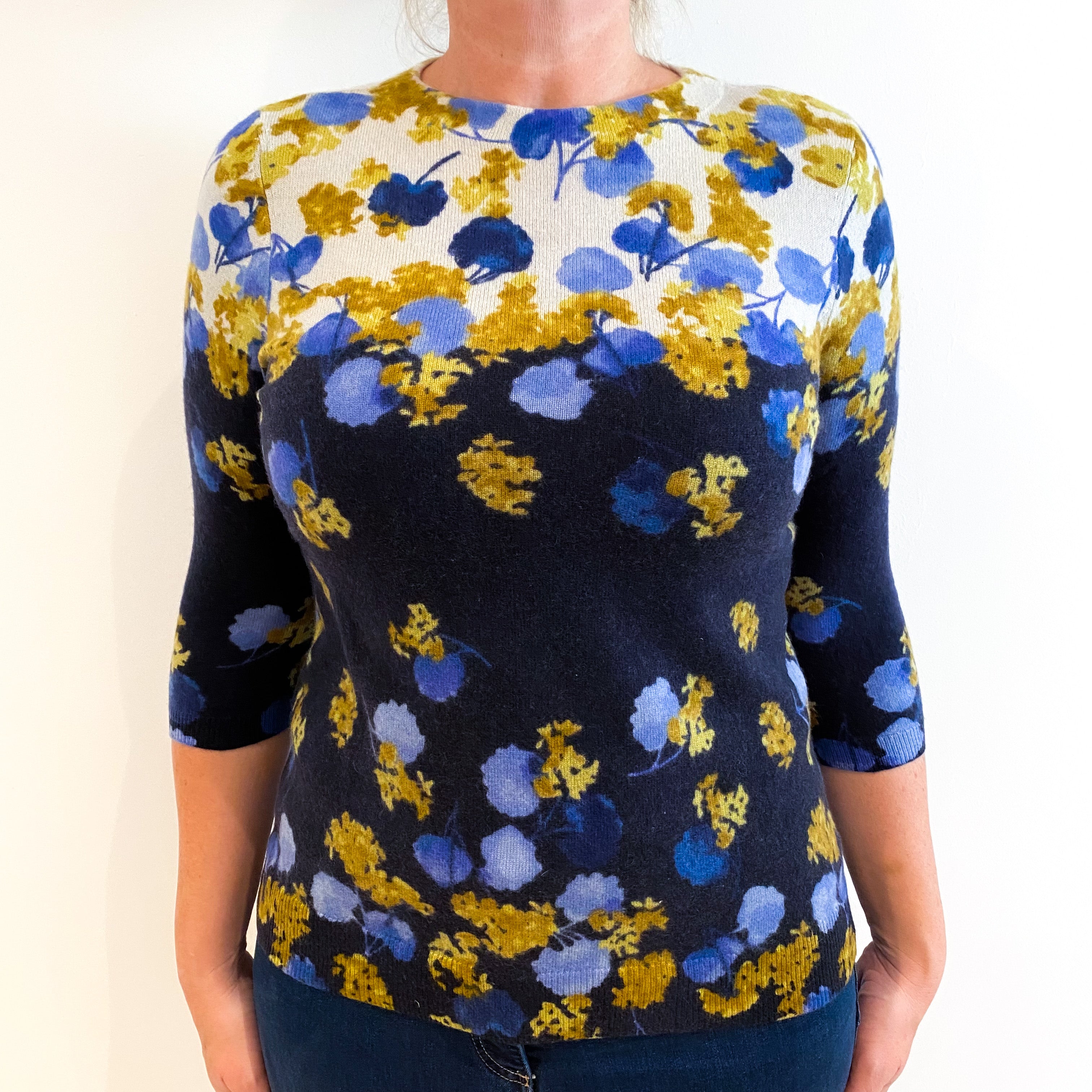 Navy Cream Floral Patterned 3/4 Sleeved Cashmere Crew Neck Jumper Large